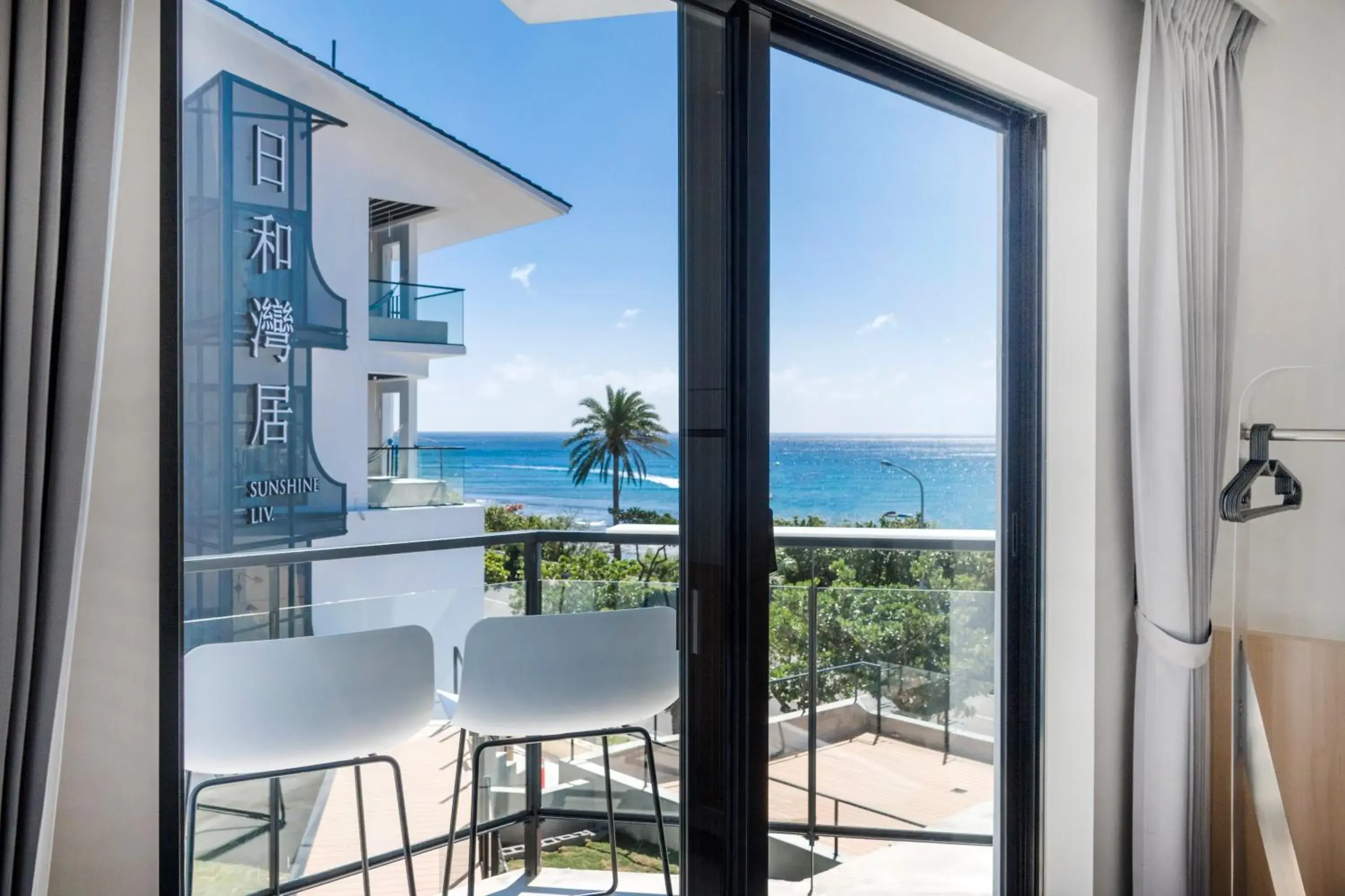 Deluxe Quadruple Room in Sunshine Liv. Deluxe Quadruple Room in Sunshine Liv.