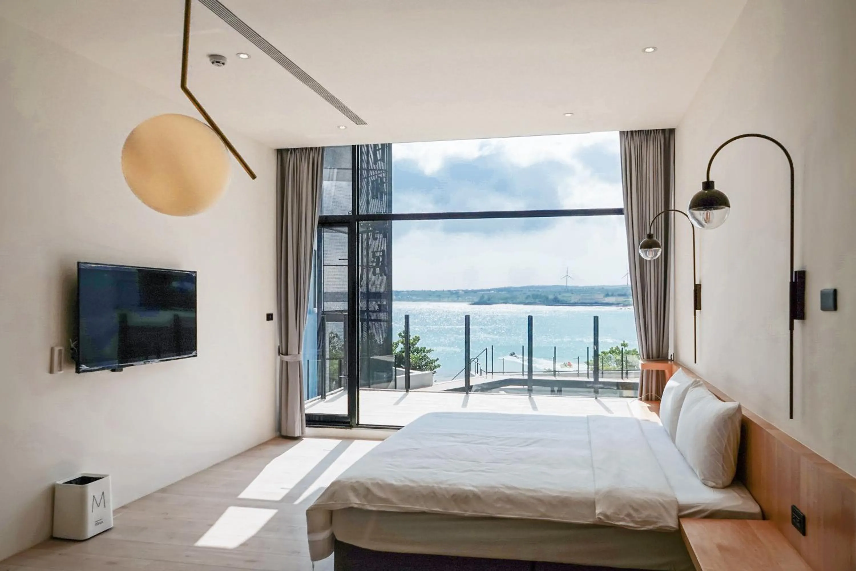 Patio, Bed in Sunshine Liv.