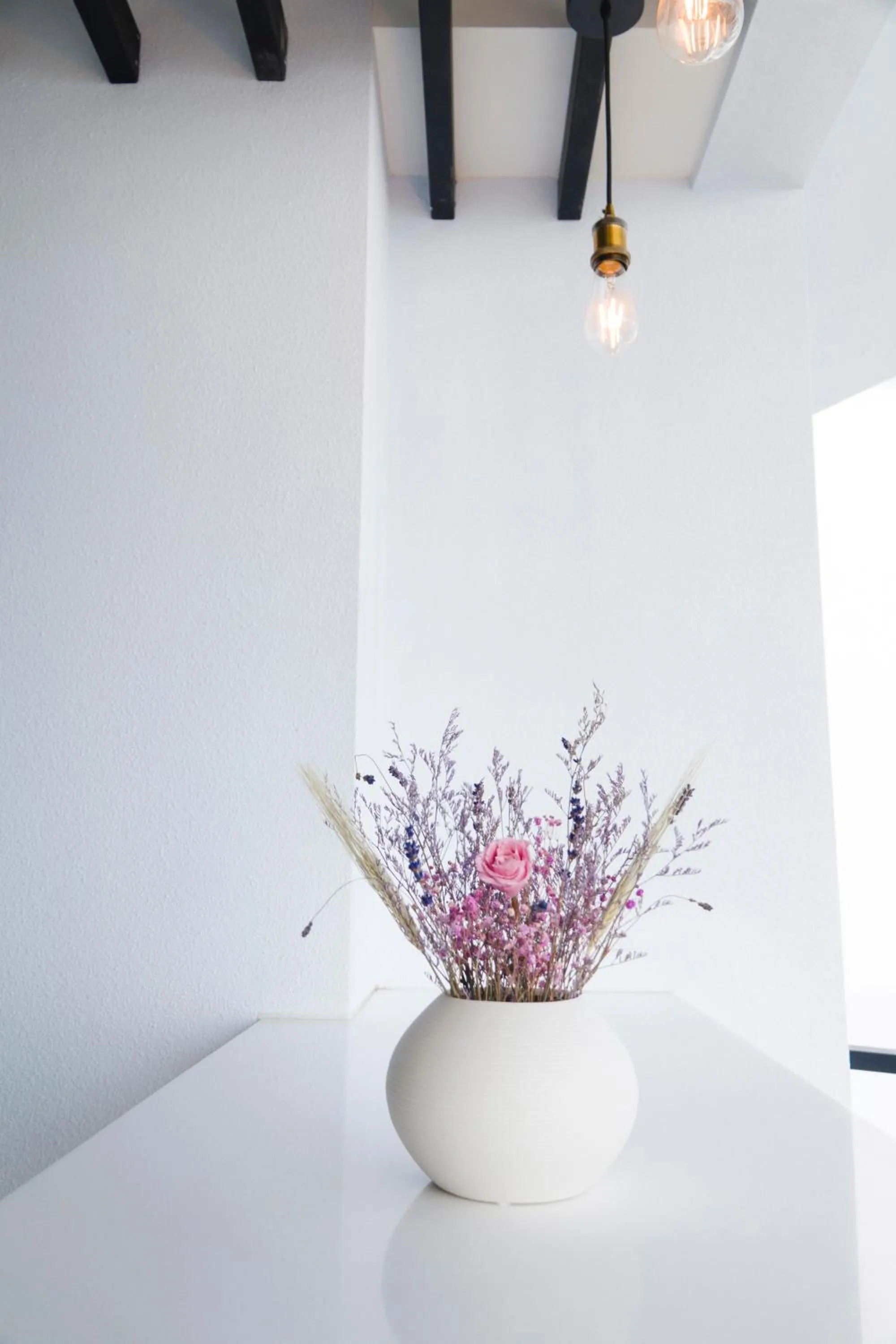 Decorative detail in Sunshine Liv.