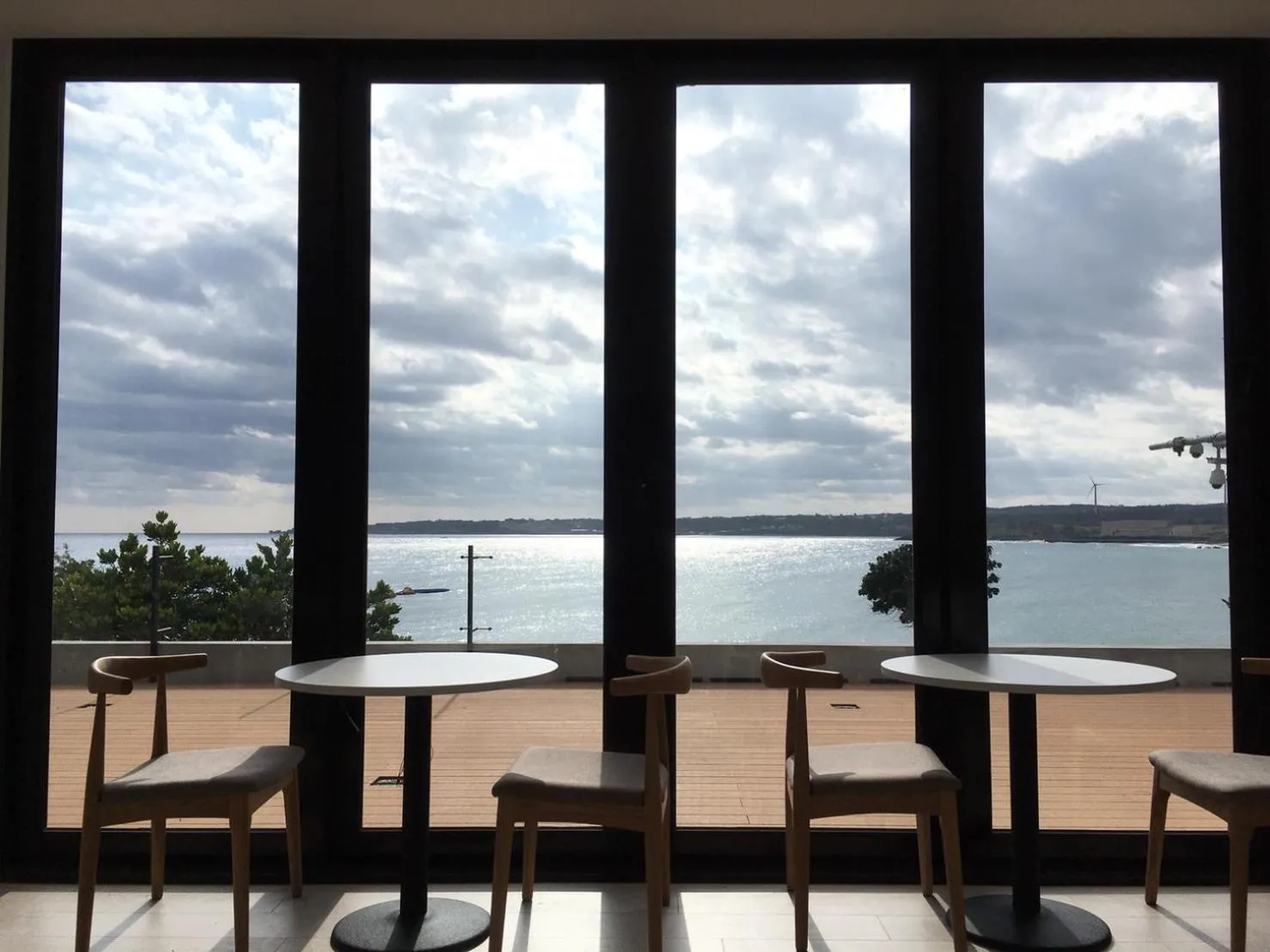 Restaurant/places to eat in Sunshine Liv.