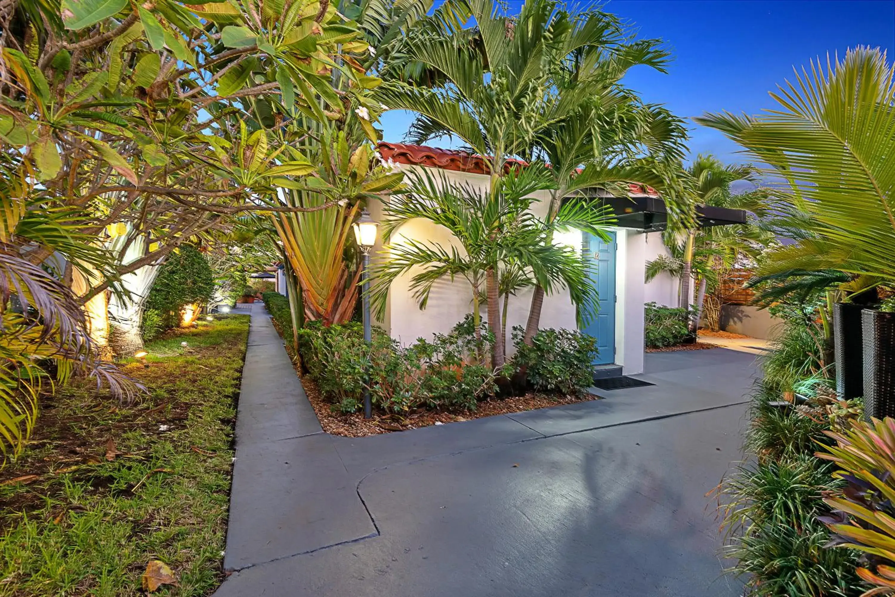 Property building in Oasis Hotel Property building in Oasis Hotel