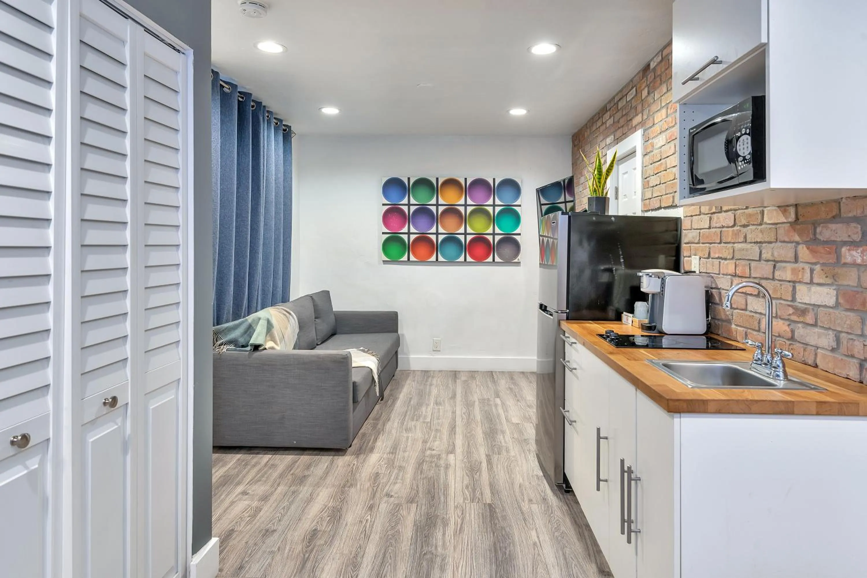 Kitchen or kitchenette in Oasis Hotel