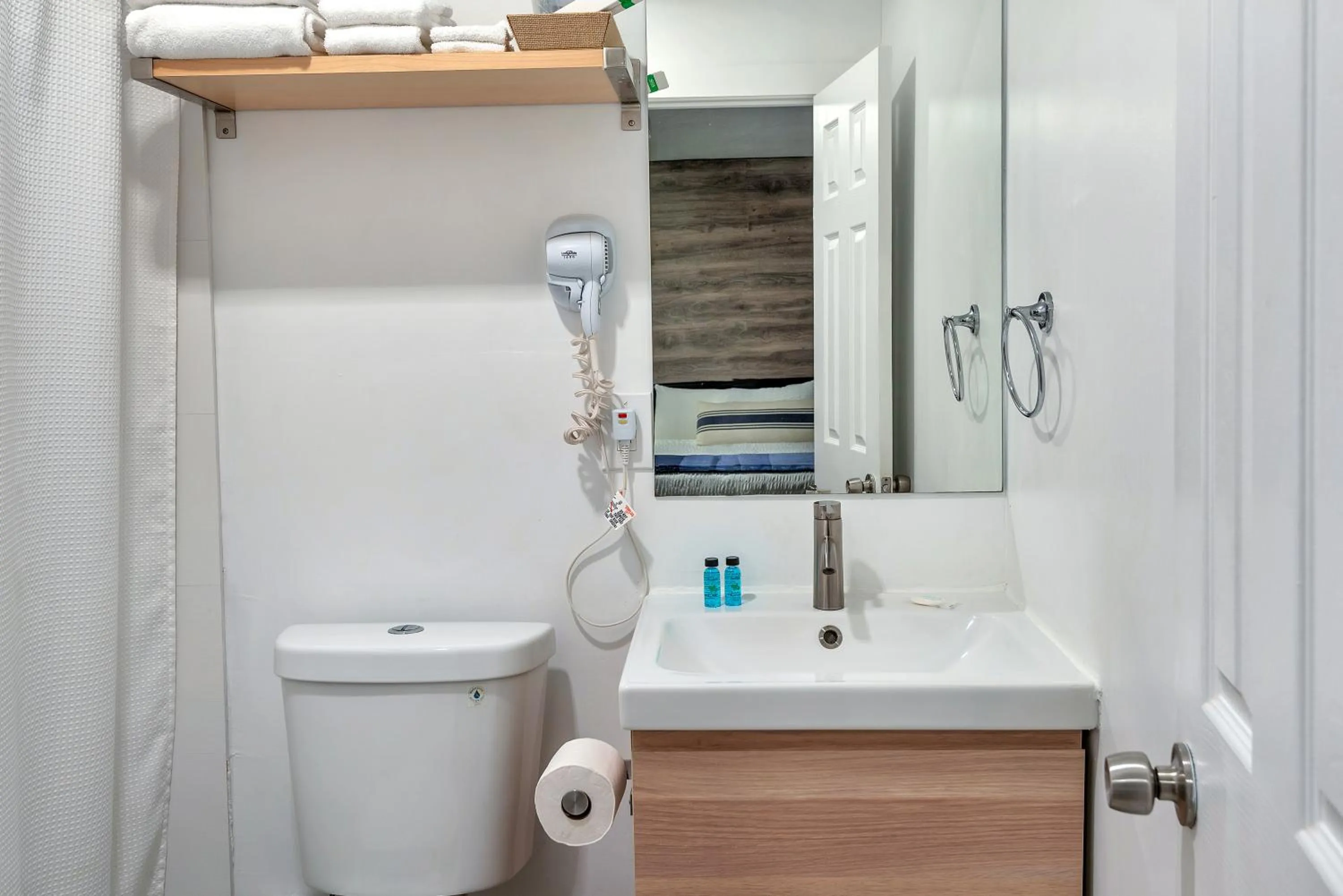 Bathroom in Oasis Hotel