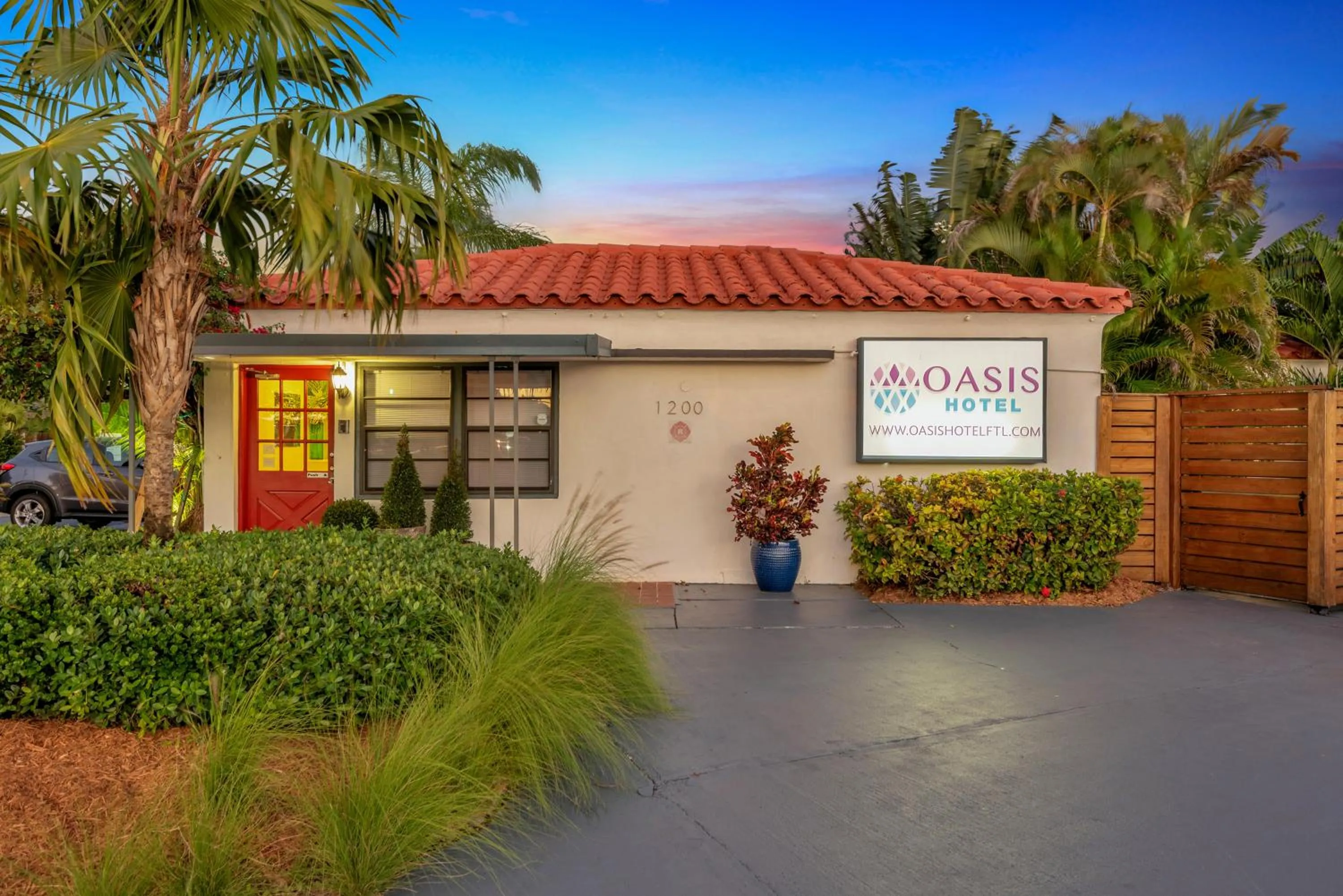 Facade/entrance in Oasis Hotel