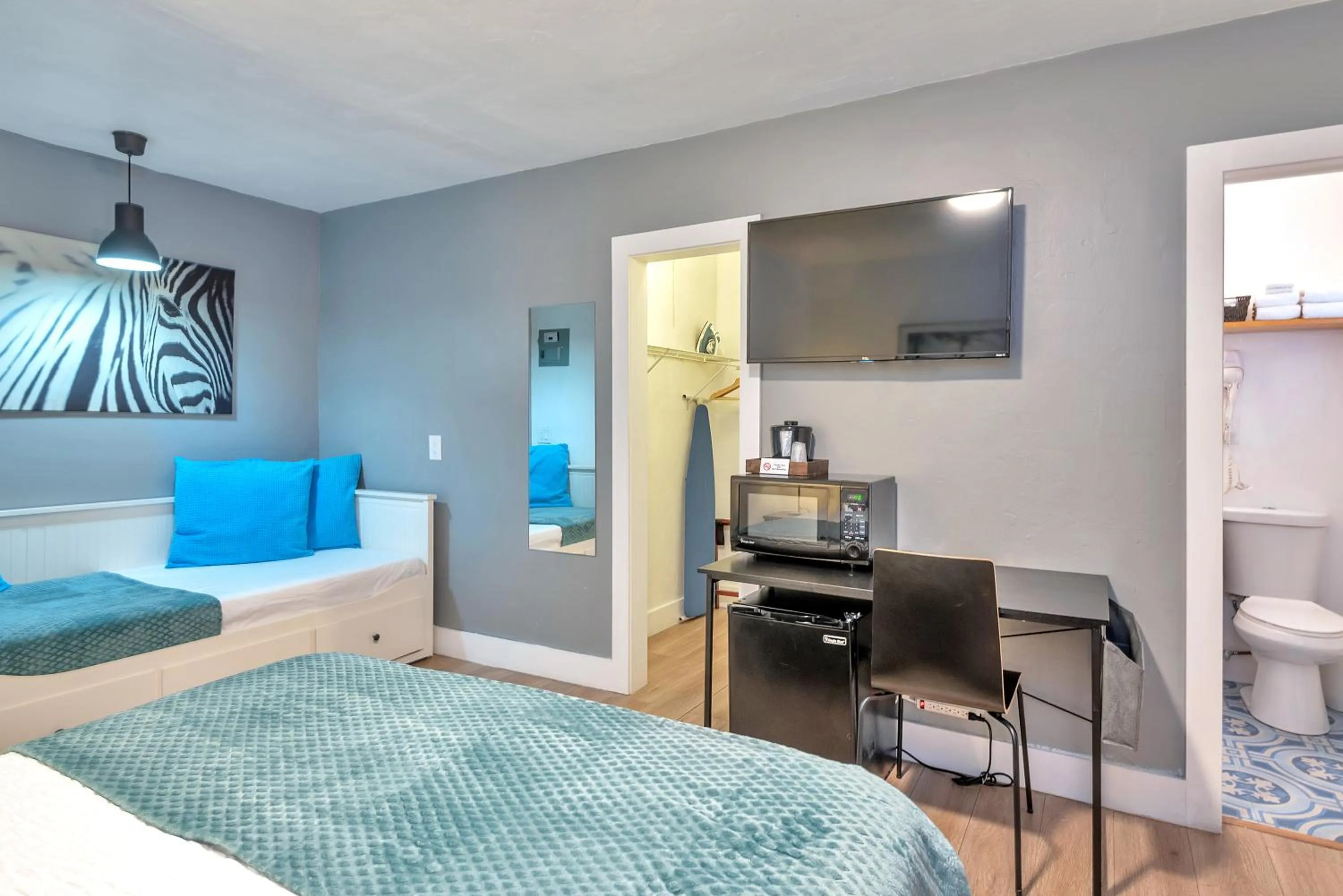 TV and multimedia, Bed in Oasis Hotel