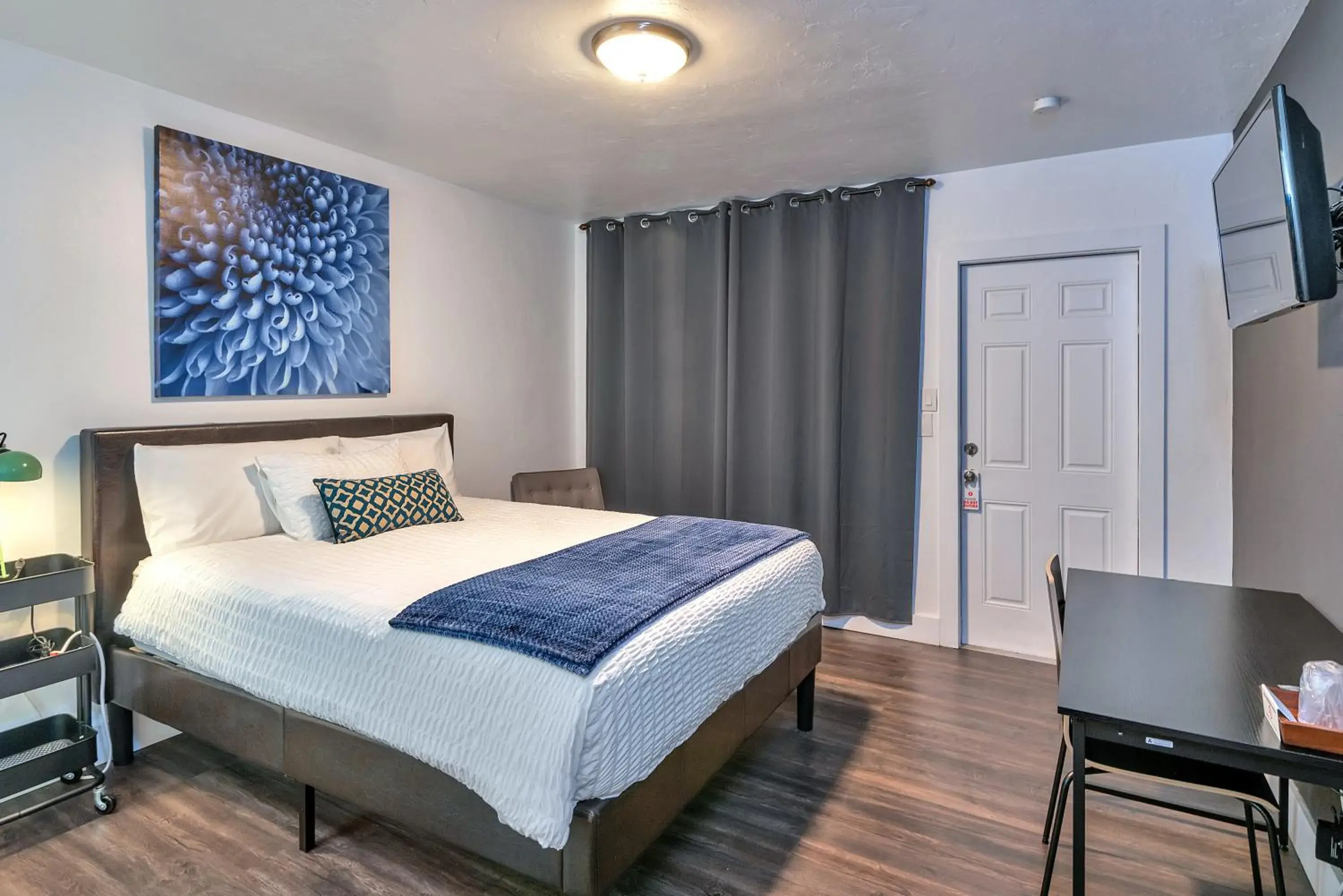 Queen Room in Oasis Hotel Queen Room in Oasis Hotel