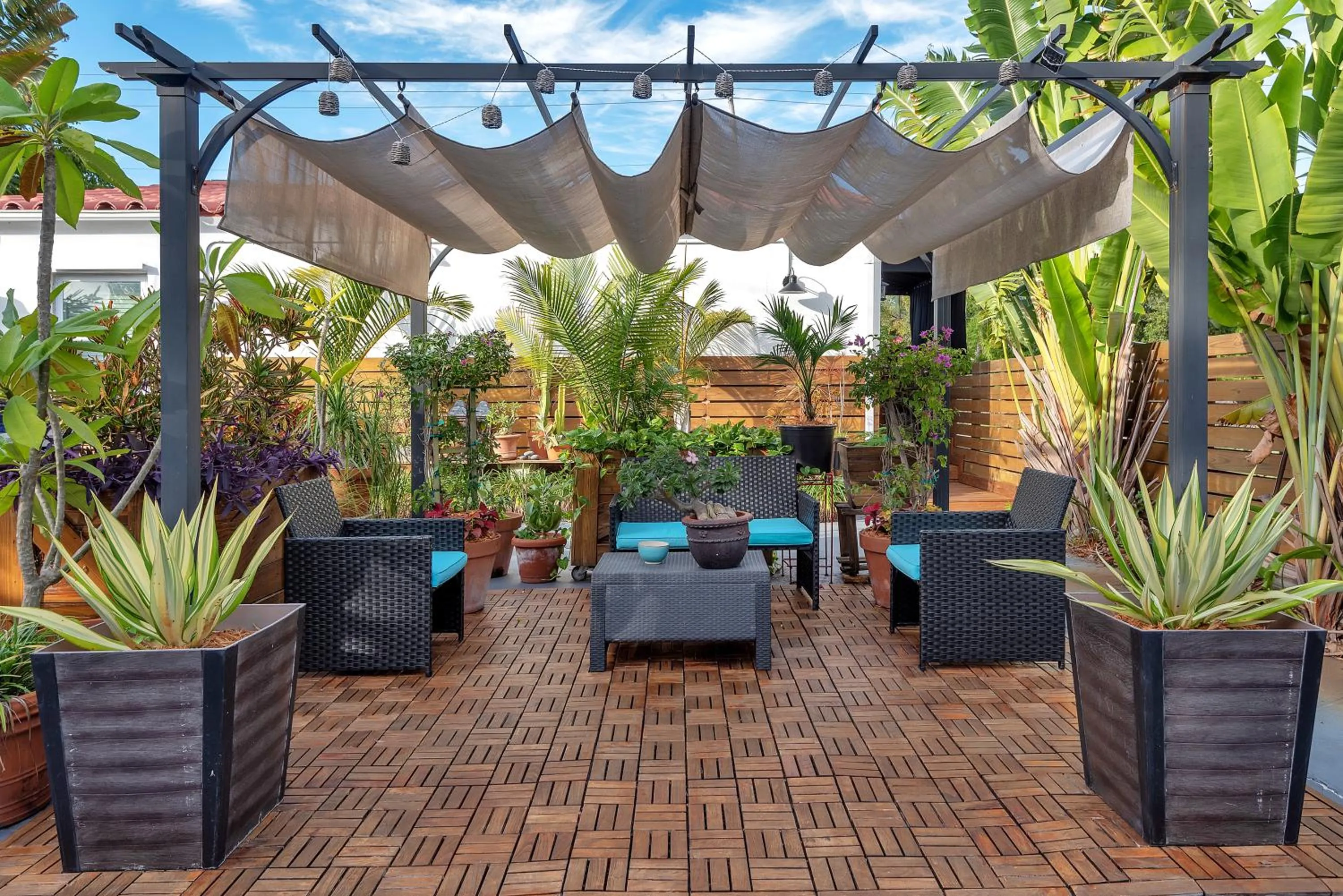 Inner courtyard view in Oasis Hotel