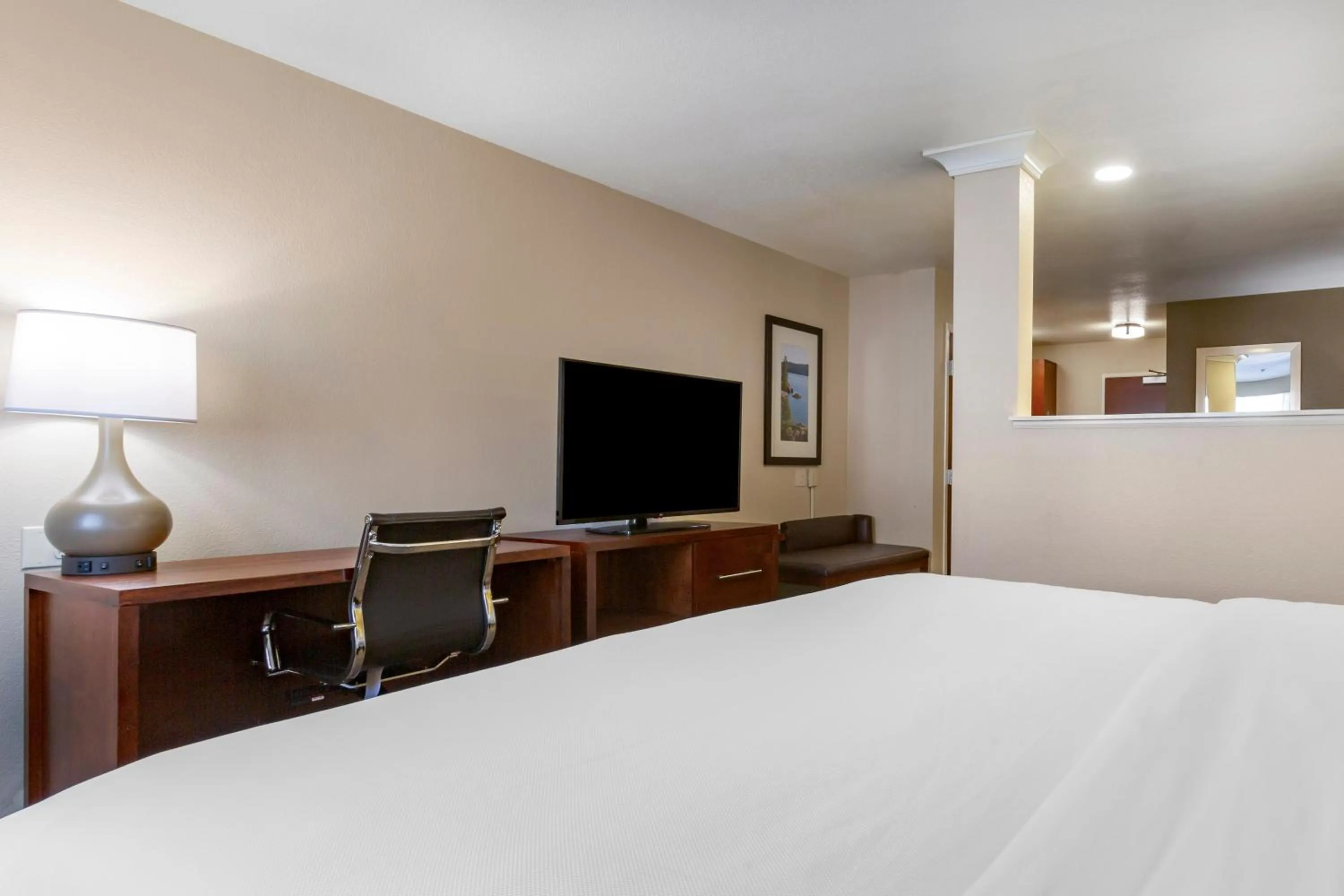 Bedroom, Bed in Comfort Inn & Suites Coeur d'Alene