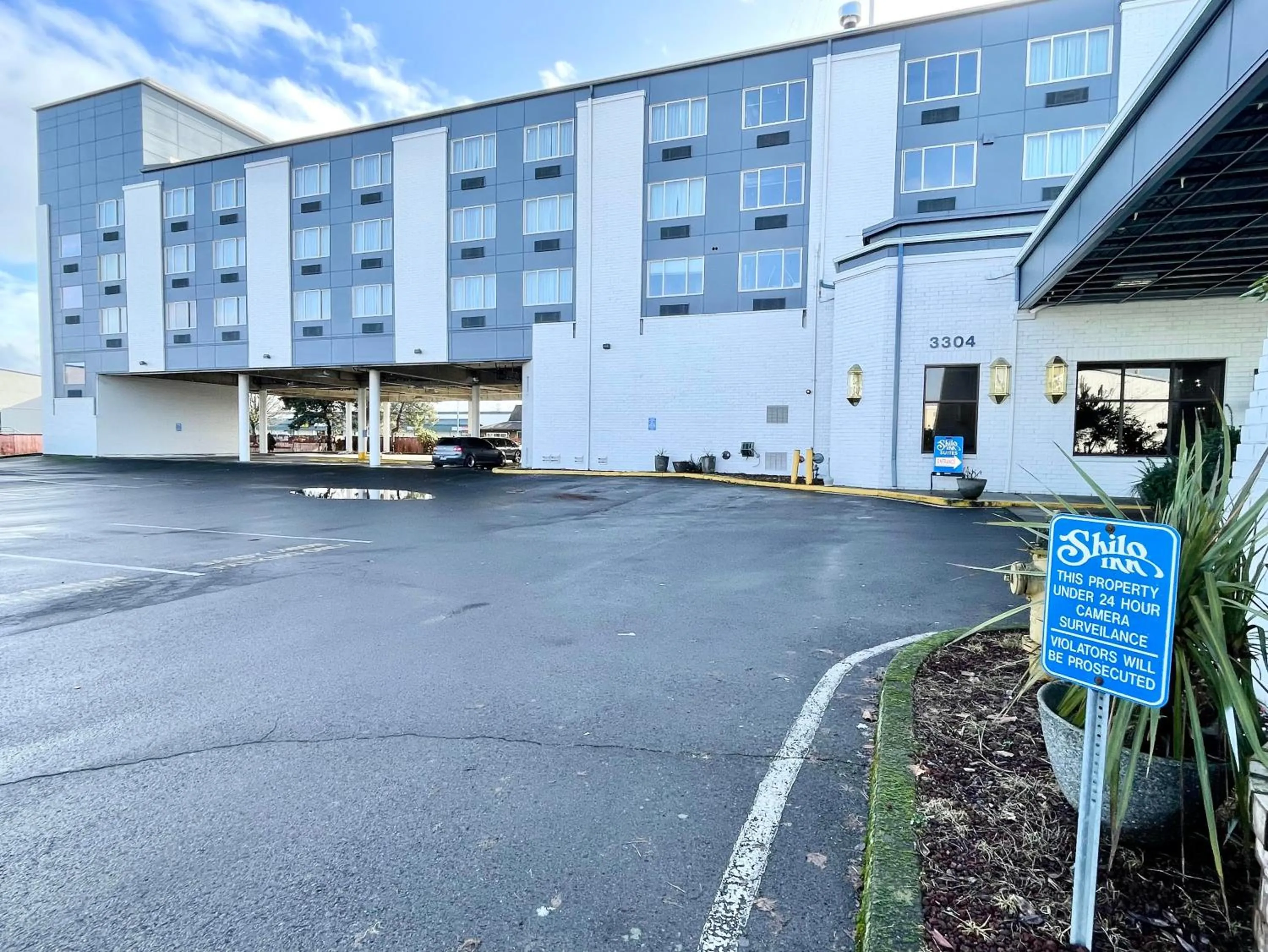 Property building in Shilo Inn Suites Salem