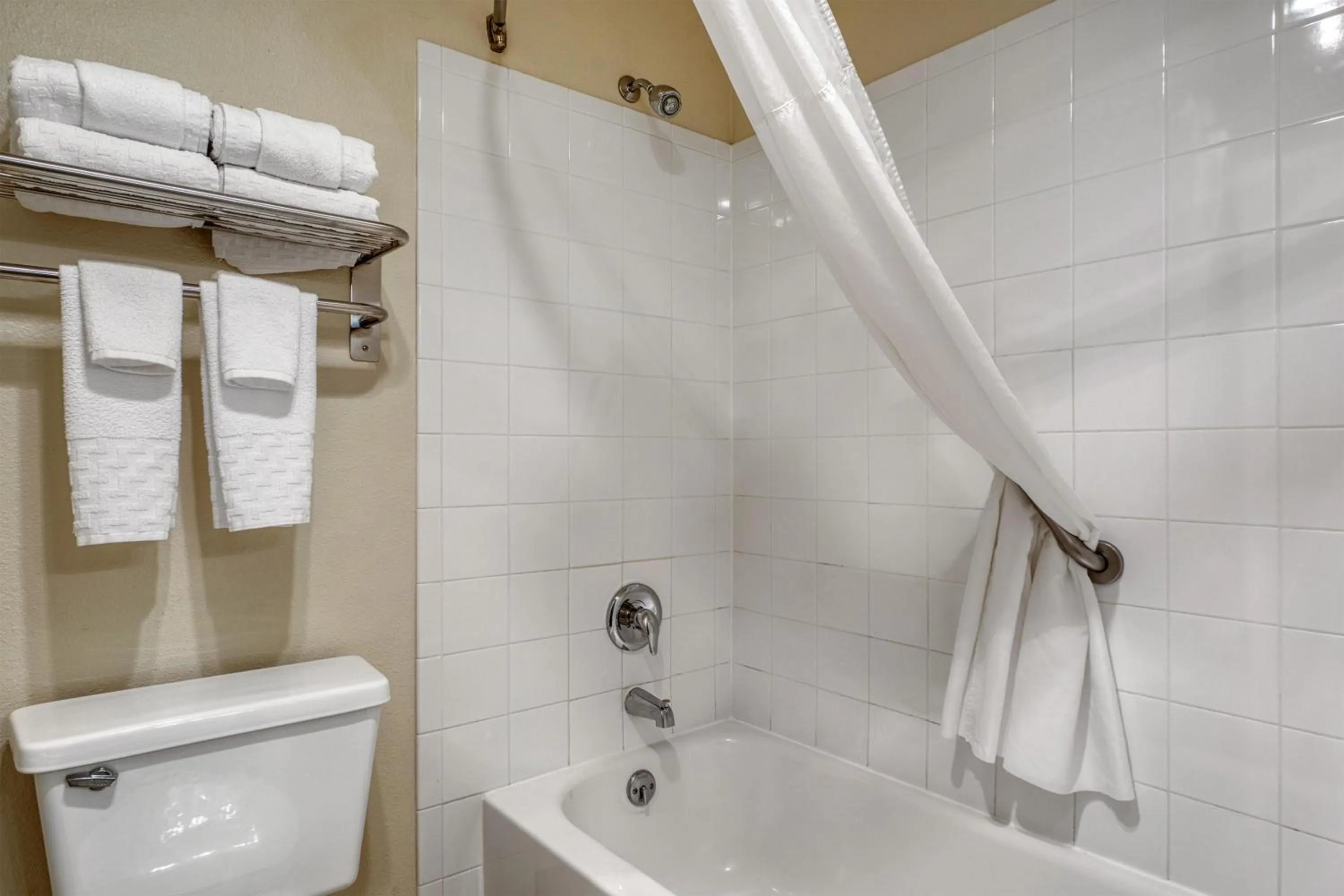 Bathroom in Best Western Alderwood