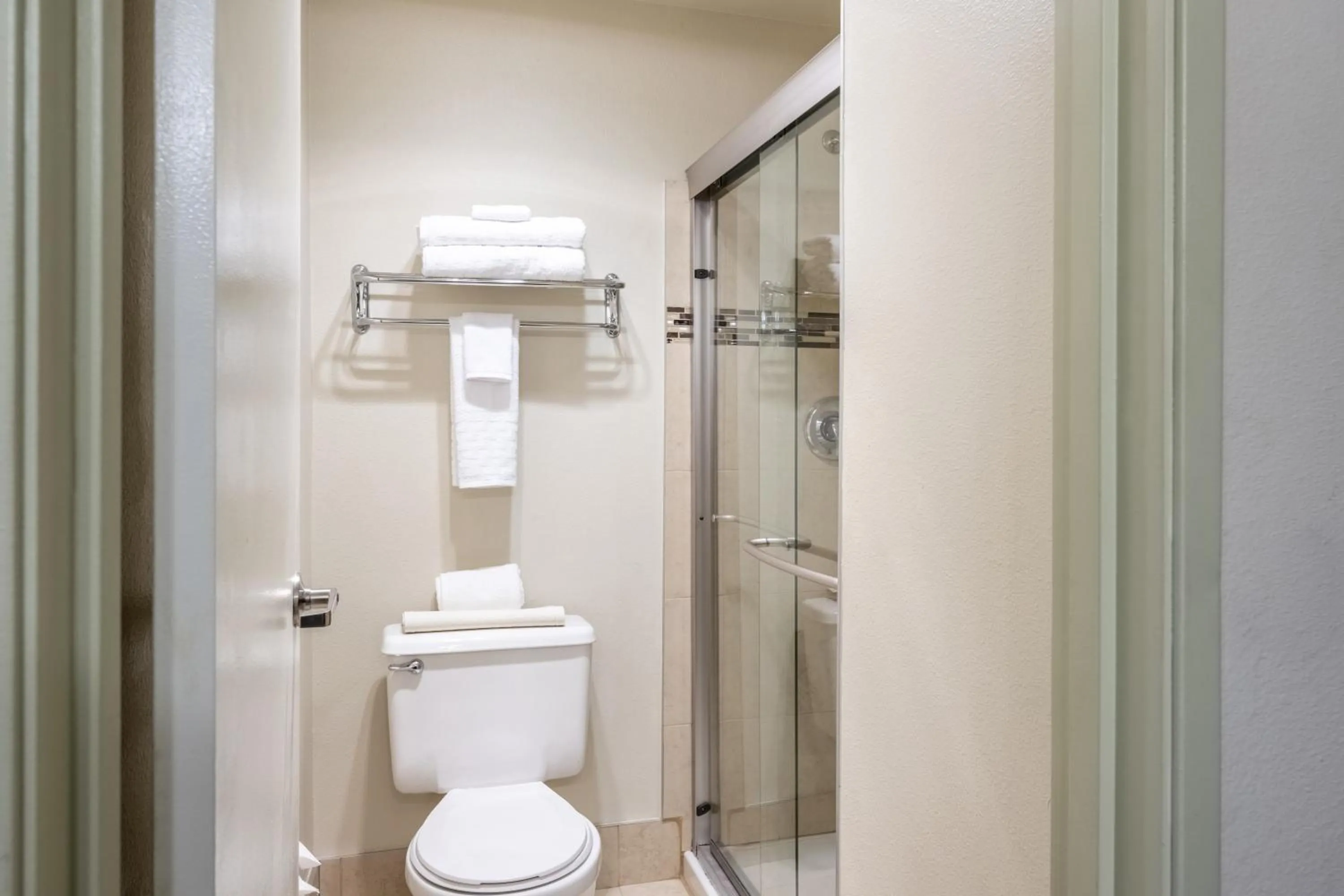 Shower in Best Western Alderwood