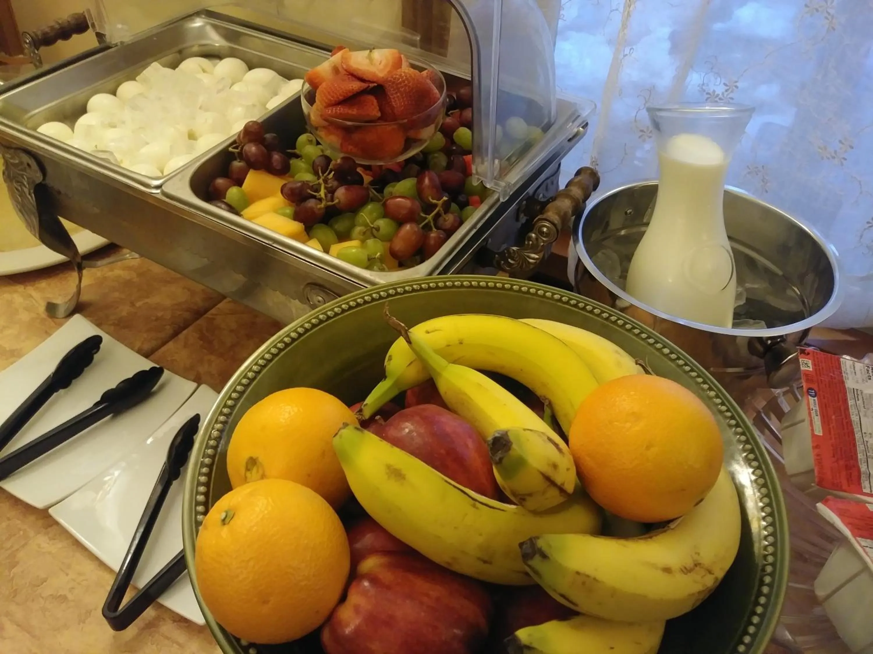 Breakfast in The Thayer