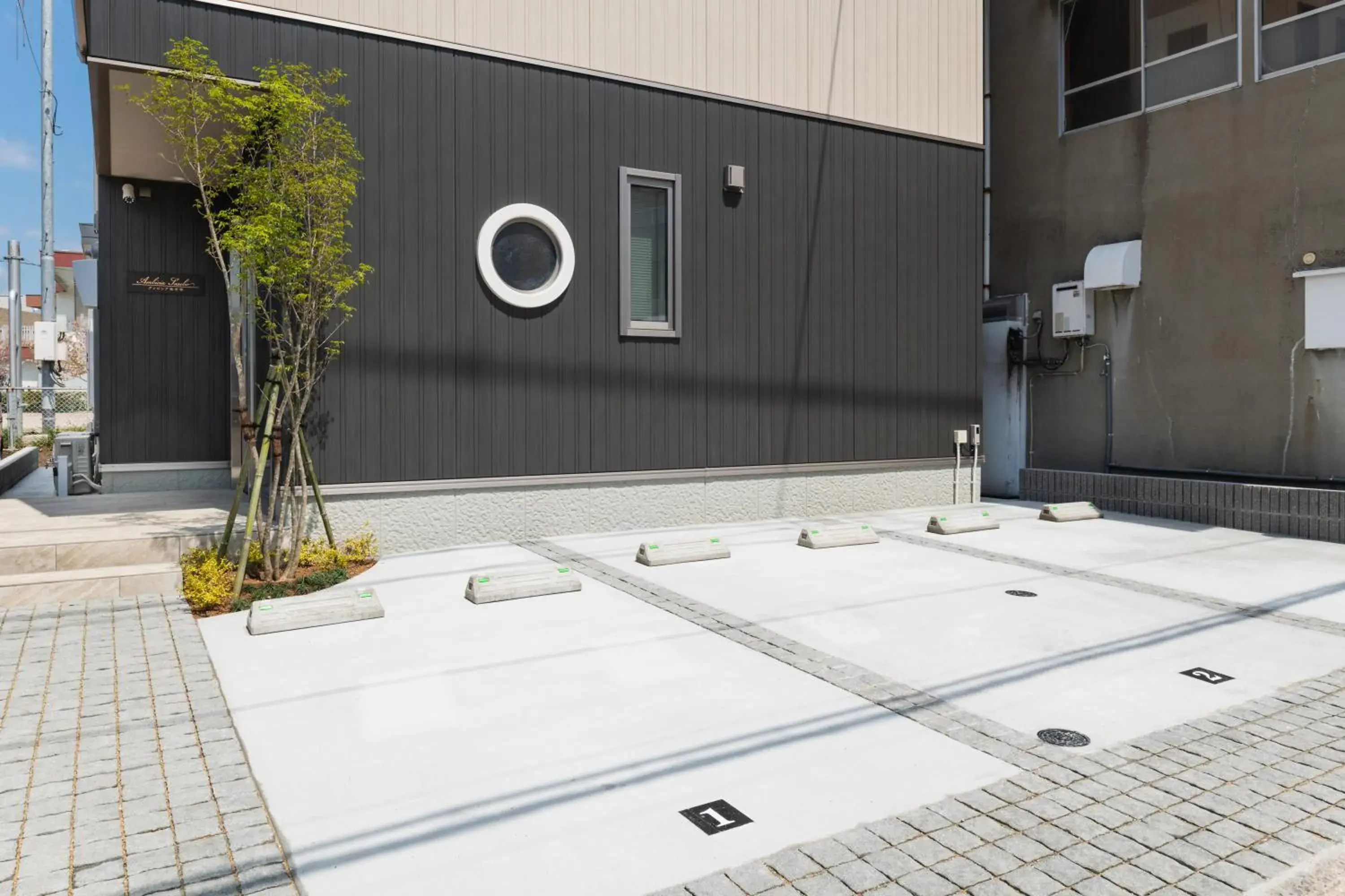 Facade/entrance in Ambicia Sasebo Facade/entrance in Ambicia Sasebo