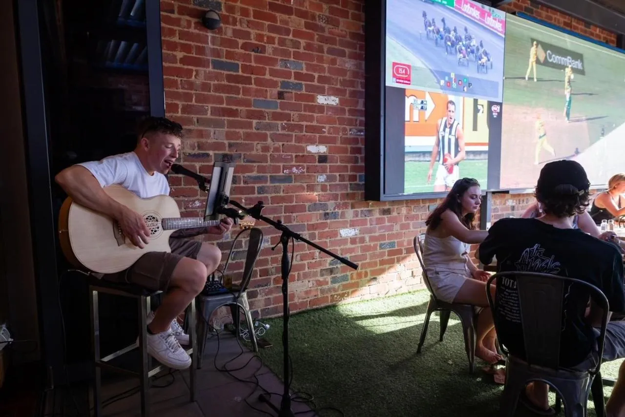 Restaurant/places to eat in Campaspe Lodge