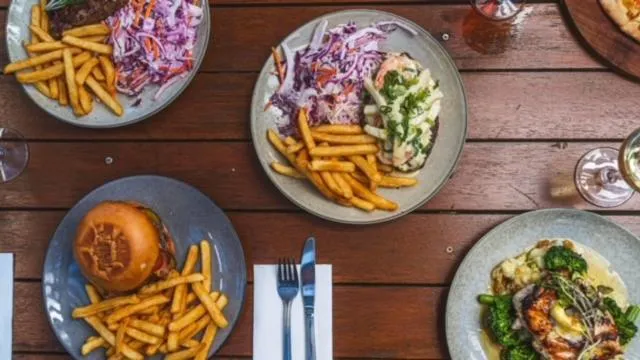 Restaurant/places to eat in Campaspe Lodge