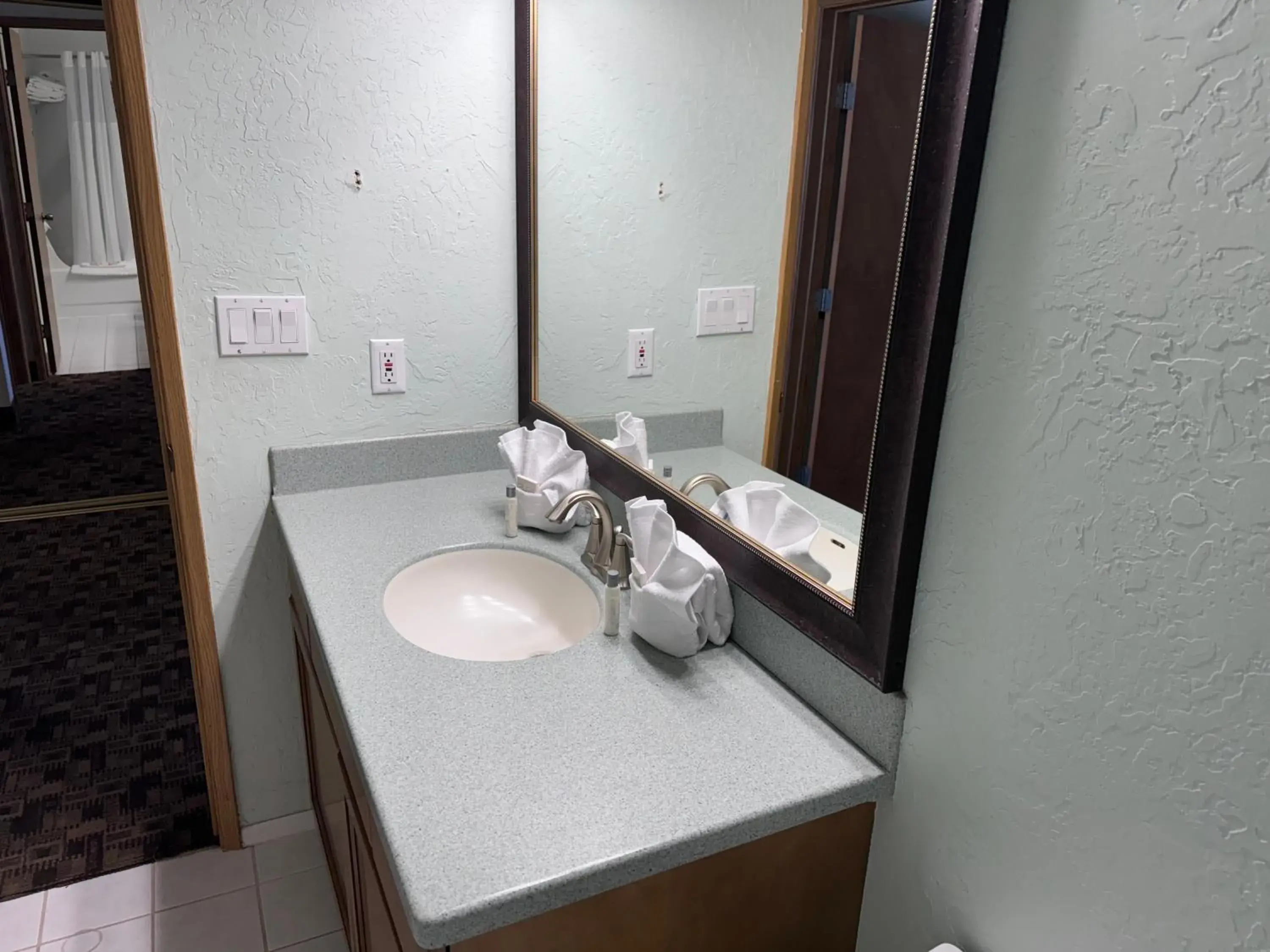 Public Bath in Promenade Inn & Suites Oceanfront Public Bath in Promenade Inn & Suites Oceanfront