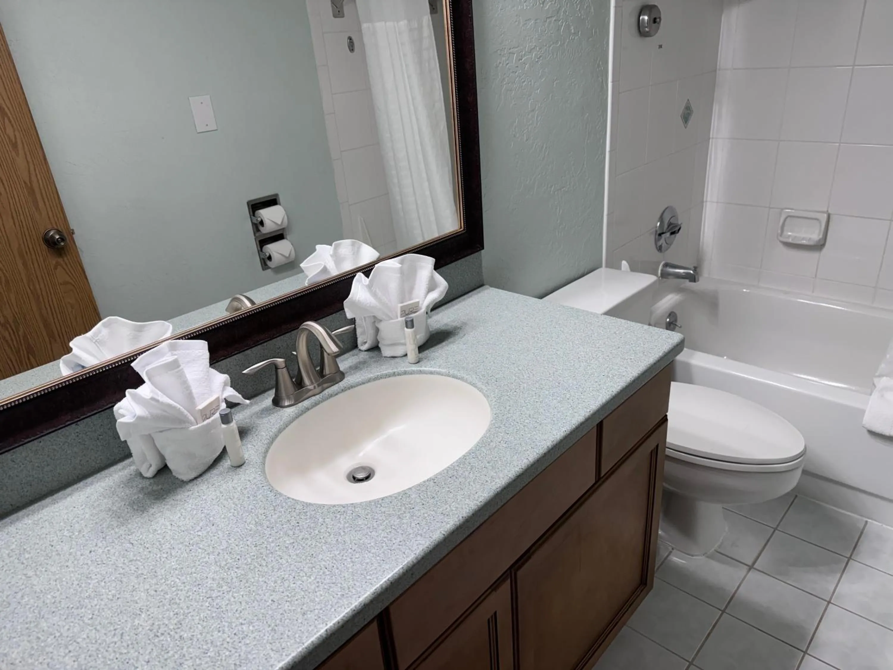 Public Bath in Promenade Inn & Suites Oceanfront