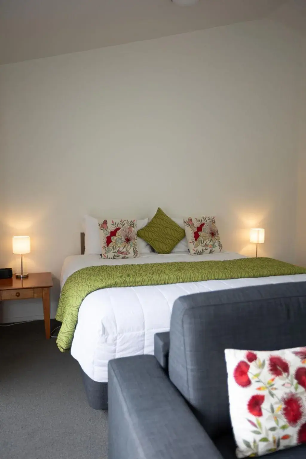 Bed in Peninsula Motel Bed in Peninsula Motel