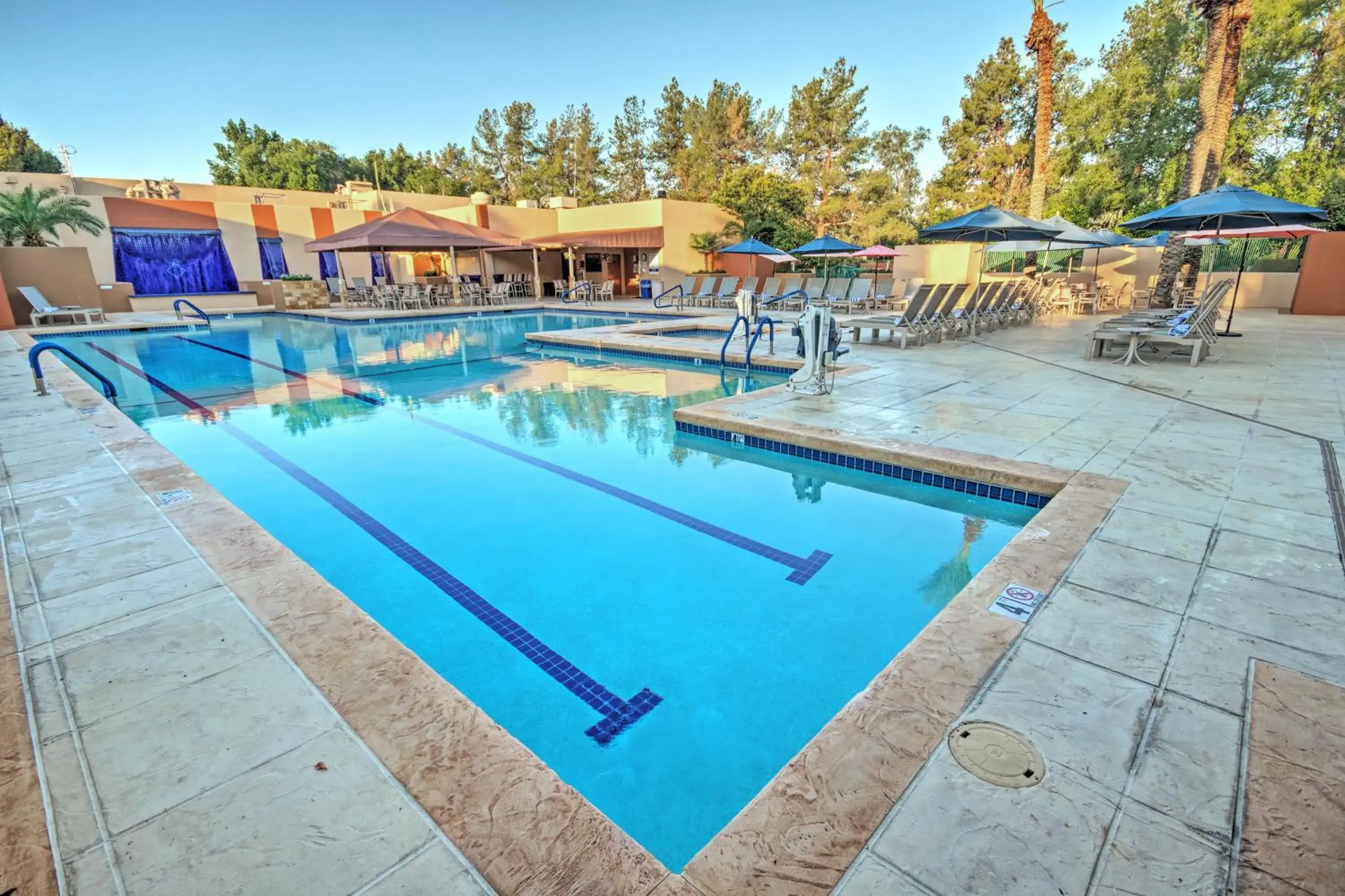 Swimming pool in Orange Tree Resort Swimming pool in Orange Tree Resort