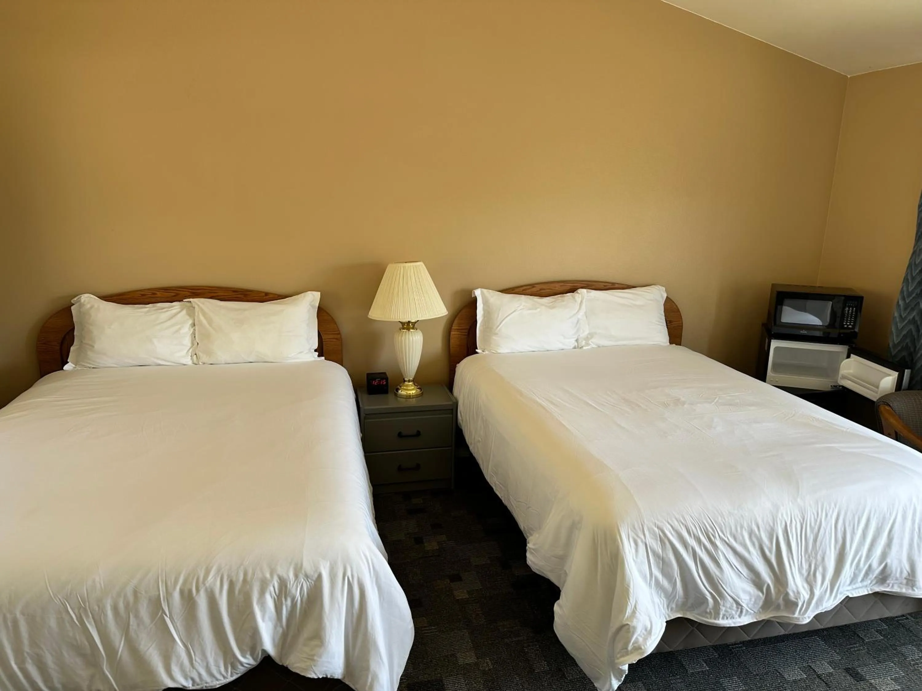 Mountain view, Bed in Meadowcliff Lodge Coleville