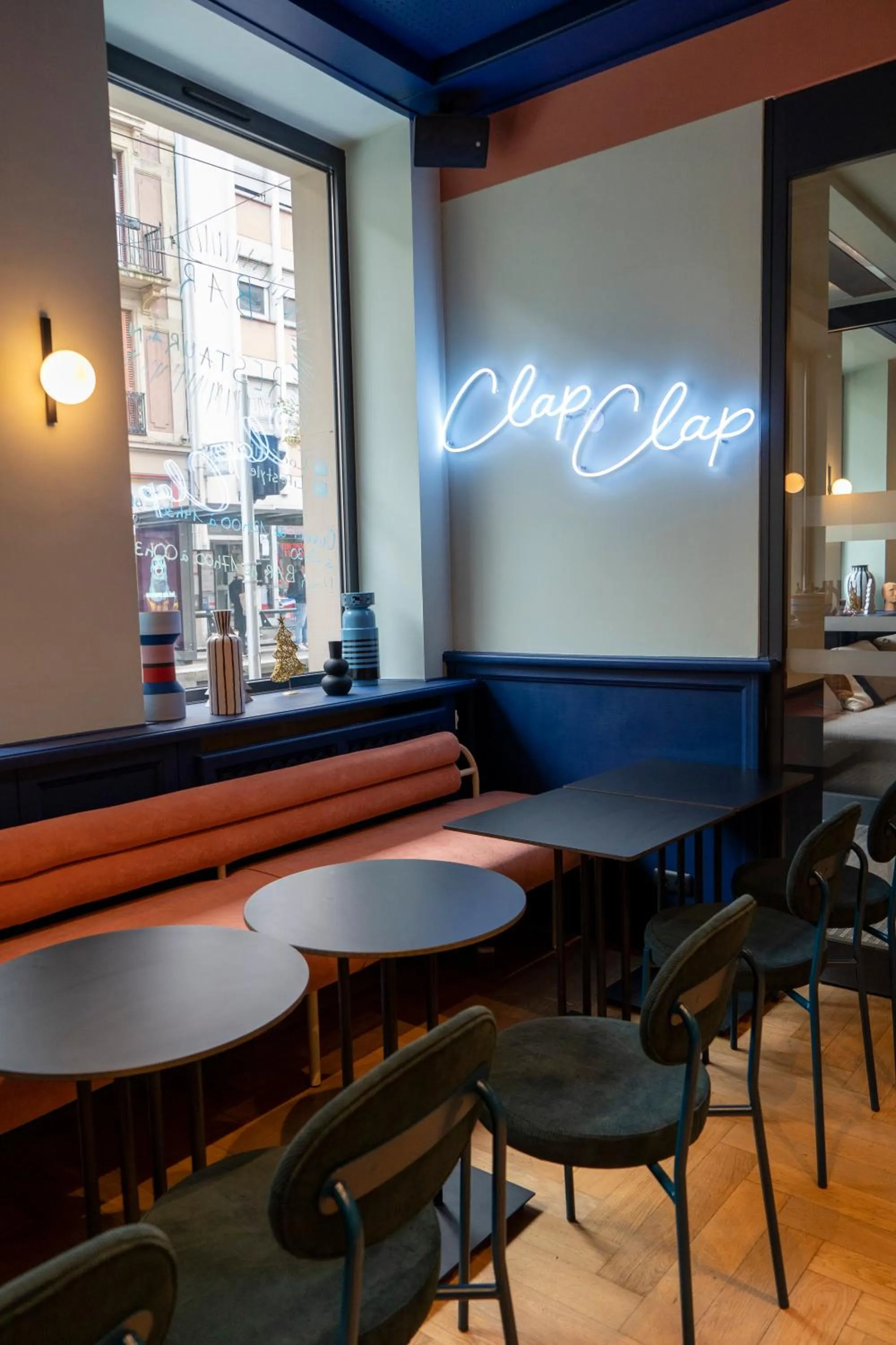 Restaurant/places to eat in ClapClap Hôtel, Food & Bar