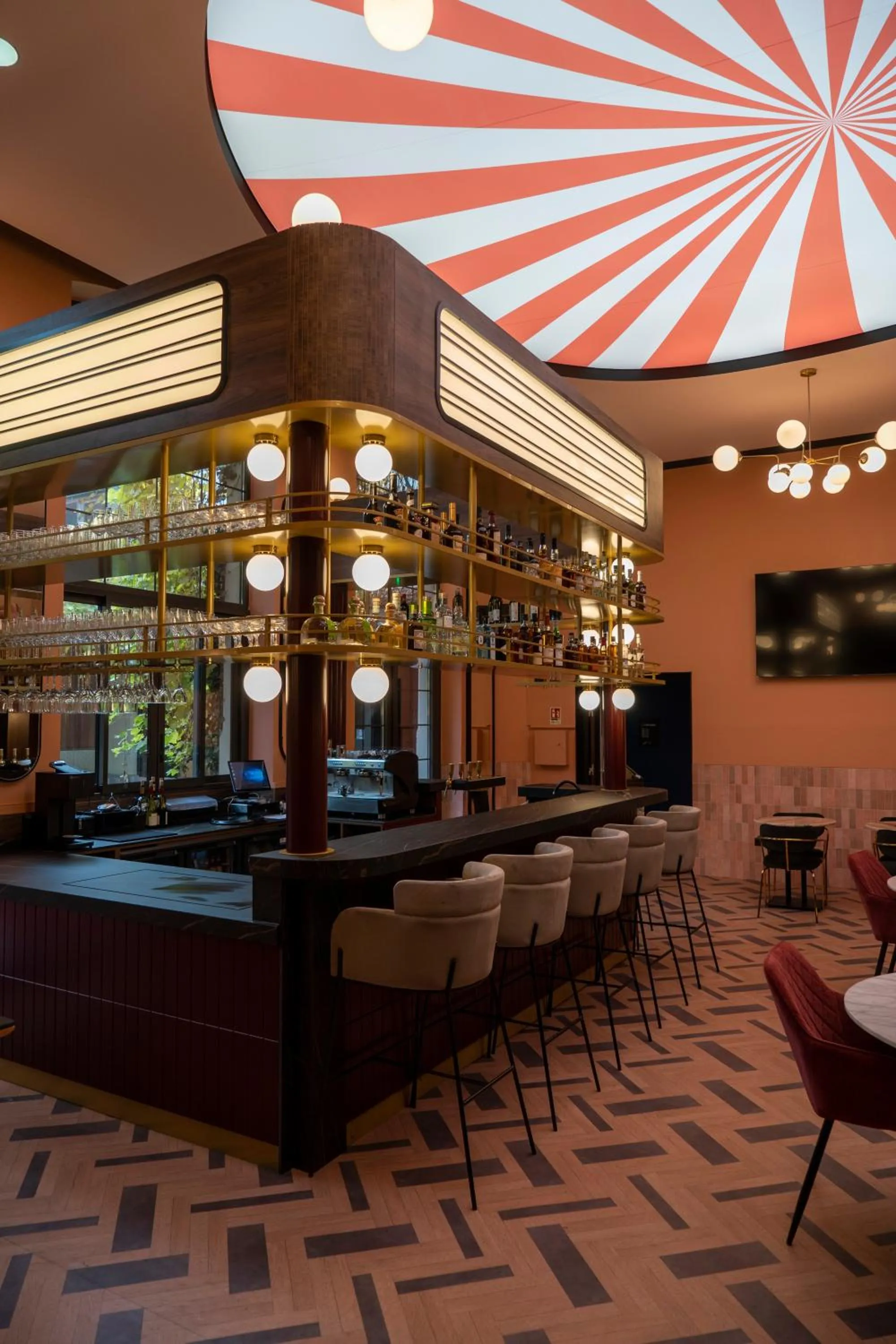 Restaurant/places to eat in ClapClap Hôtel, Food & Bar