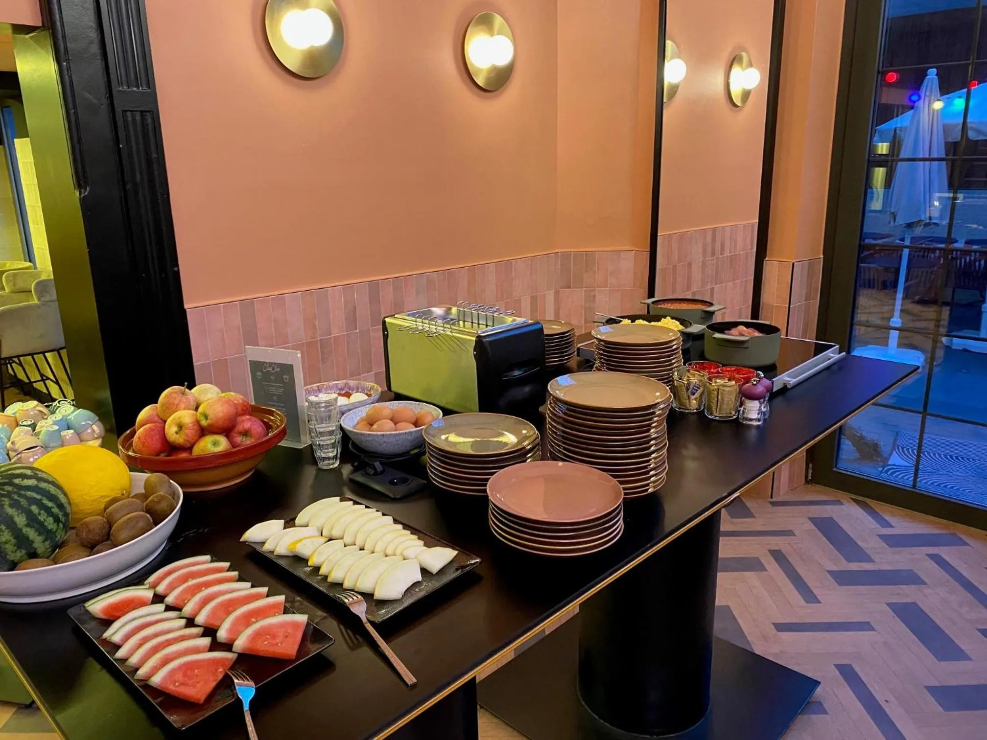 Food and drinks in ClapClap Hôtel, Food & Bar