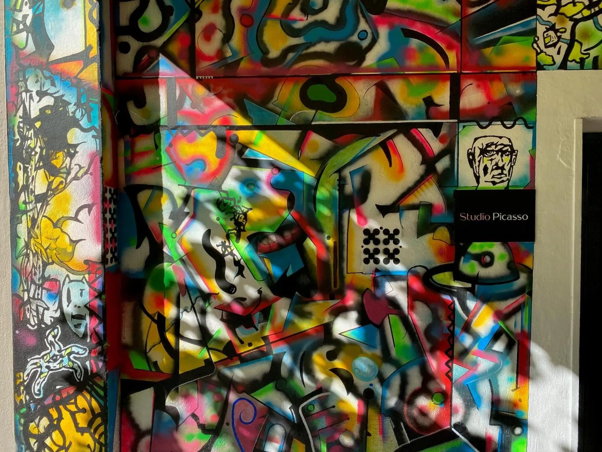 Balcony/Terrace in ClapClap Hôtel, Food & Bar