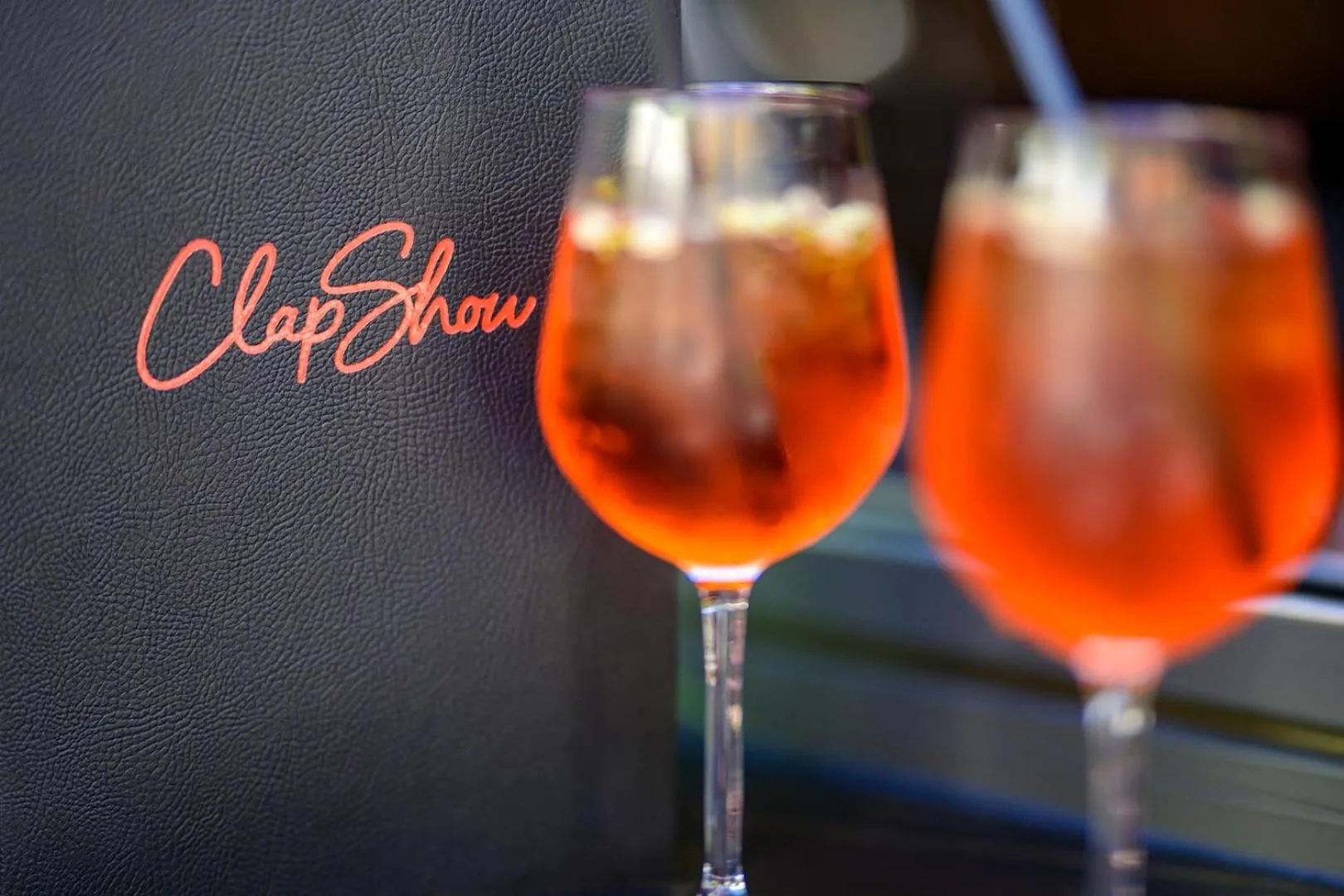 Food and drinks in ClapClap Hôtel, Food & Bar