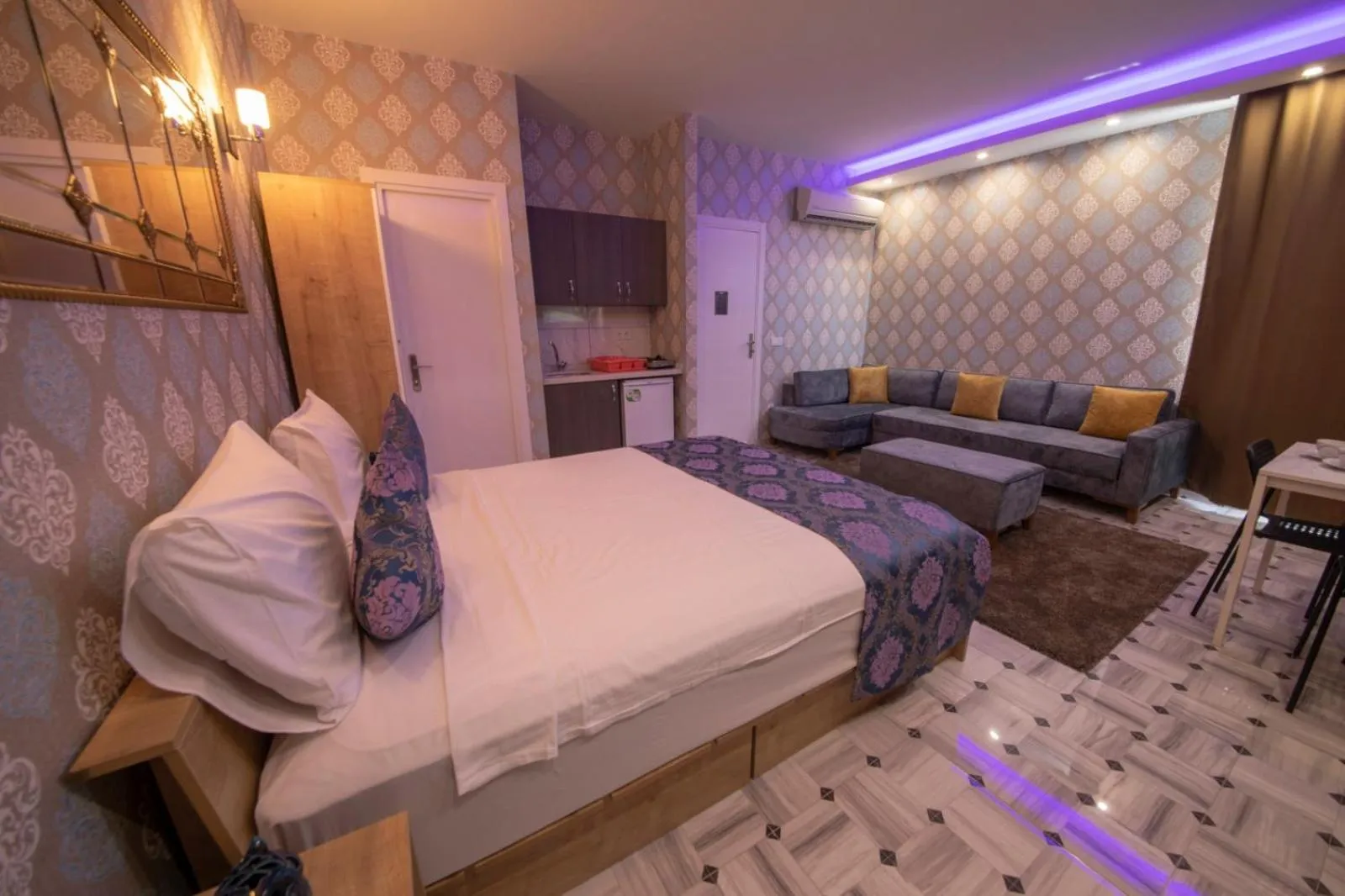 Bed in ROYAL TAKSIM SUITES