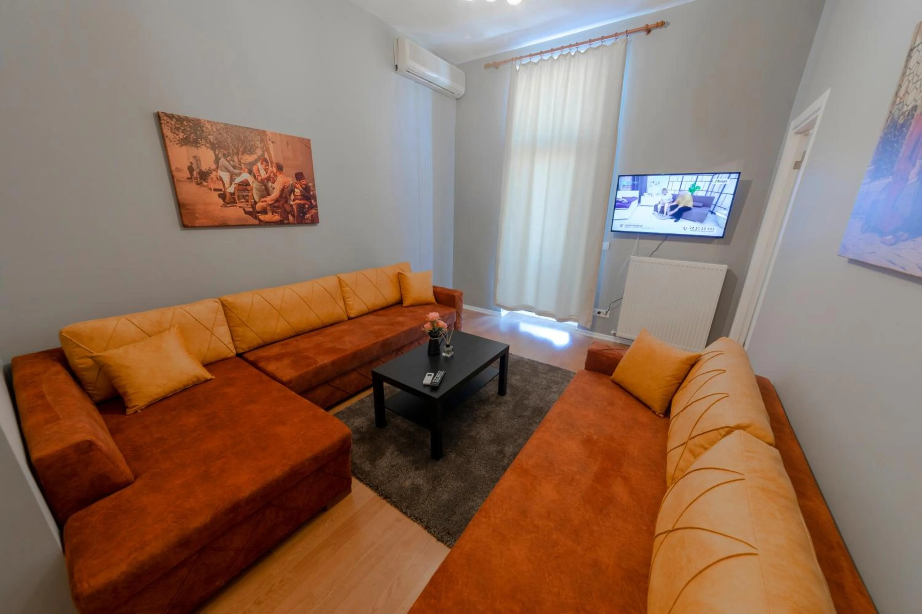 Communal lounge/ TV room in ROYAL TAKSIM SUITES
