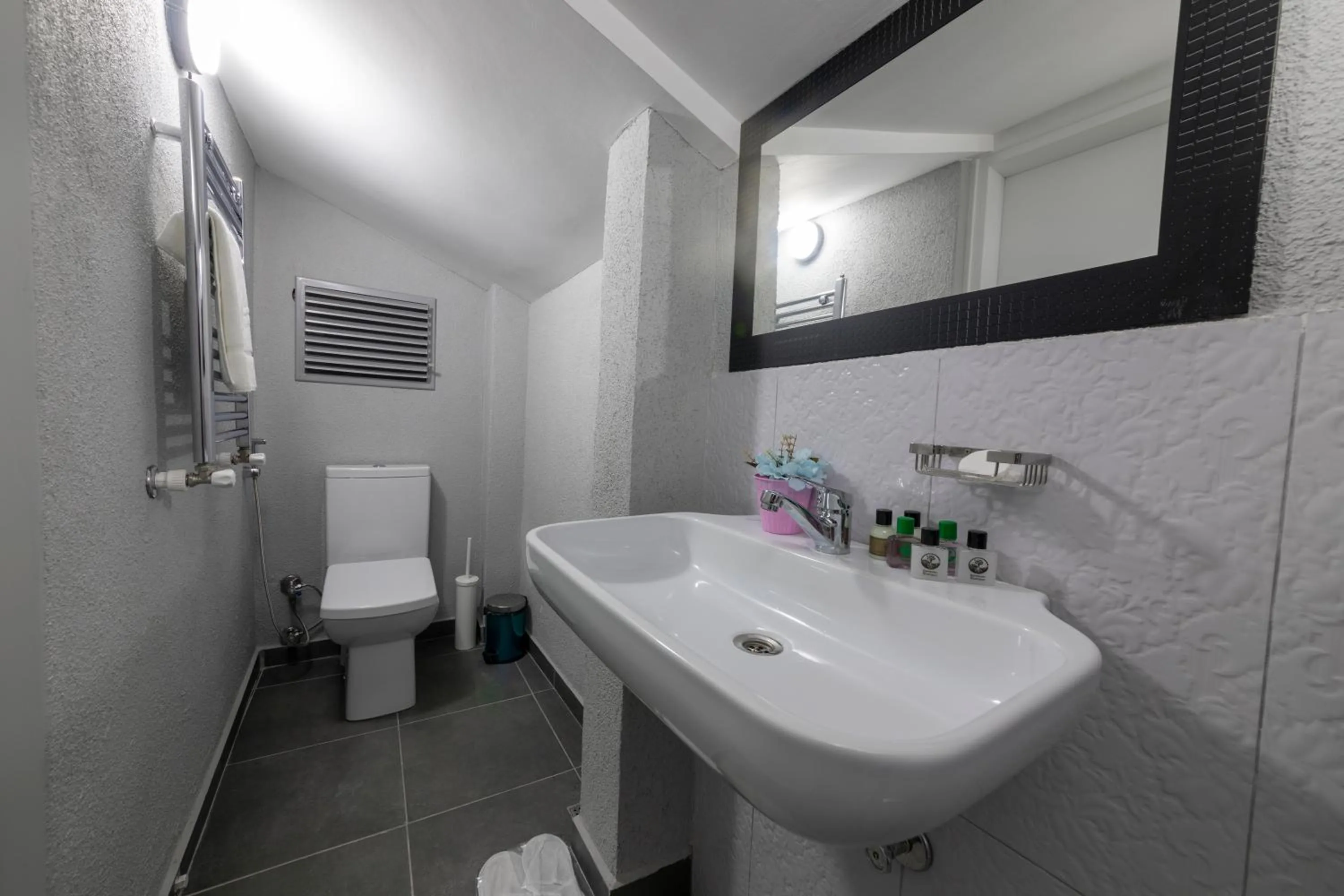 Shower in ROYAL TAKSIM SUITES