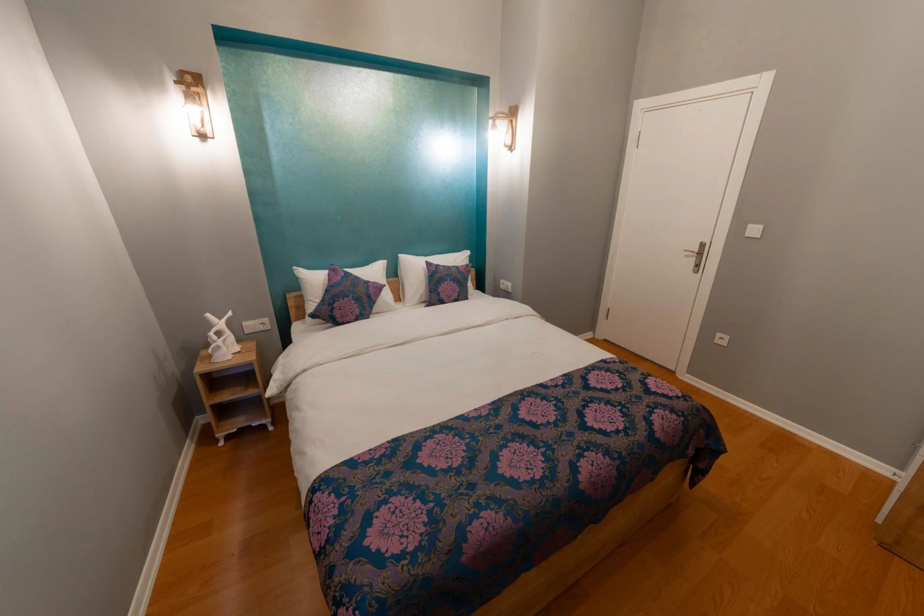 Bed in ROYAL TAKSIM SUITES