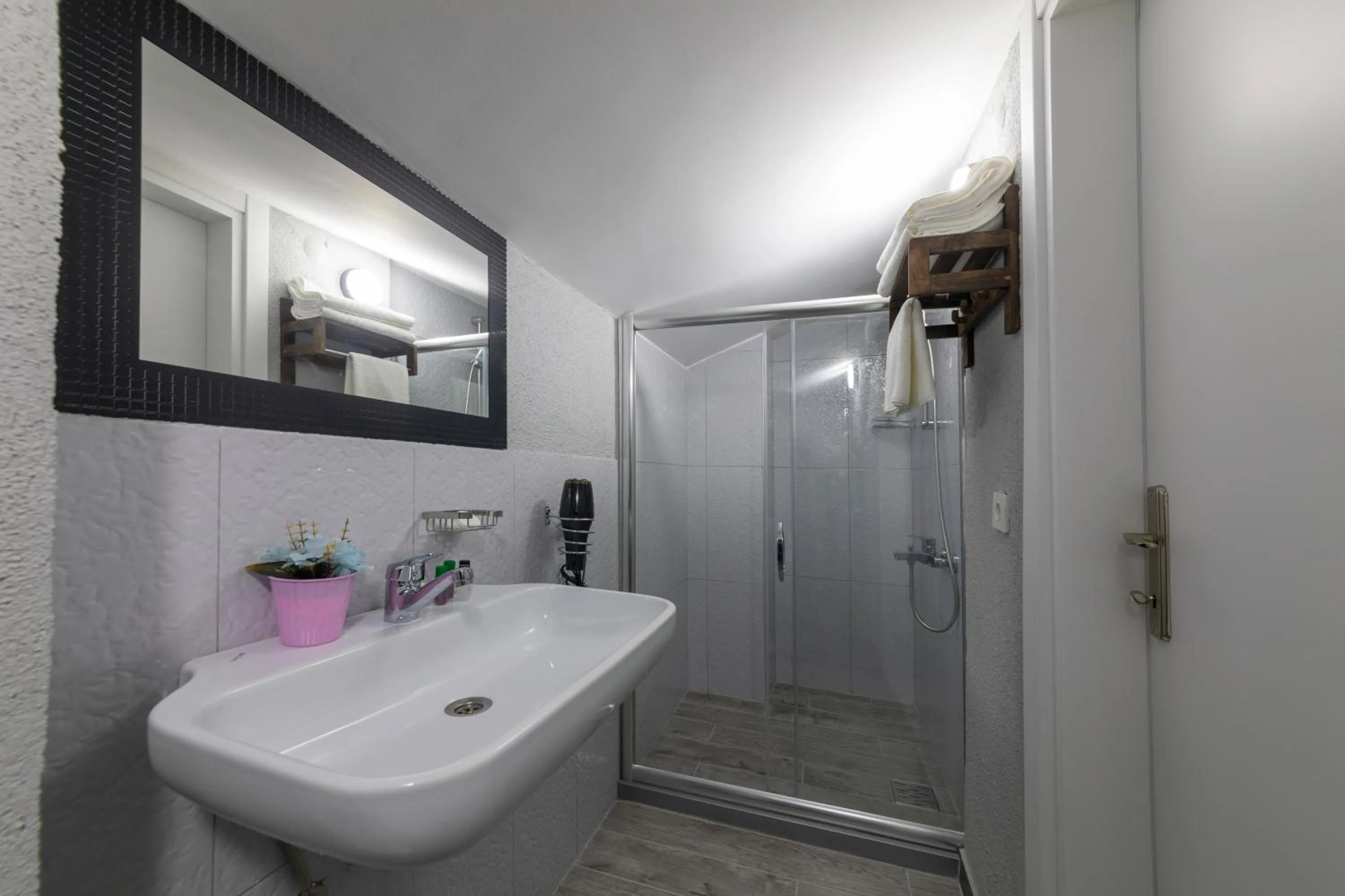 Shower in ROYAL TAKSIM SUITES