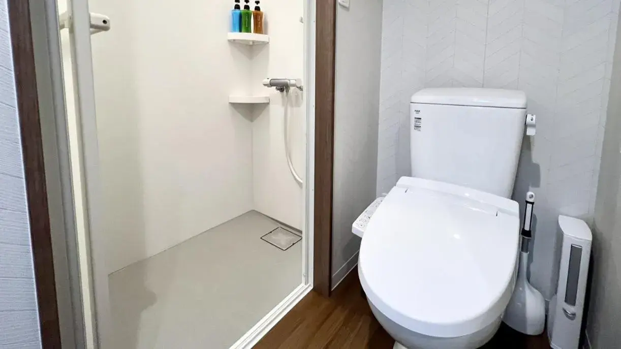 Shower in Apartment Hotel Ecott Shower in Apartment Hotel Ecott