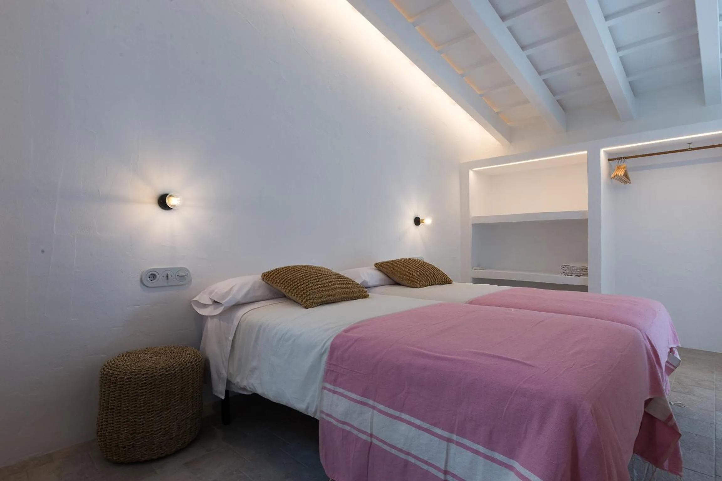 Bed in roques
