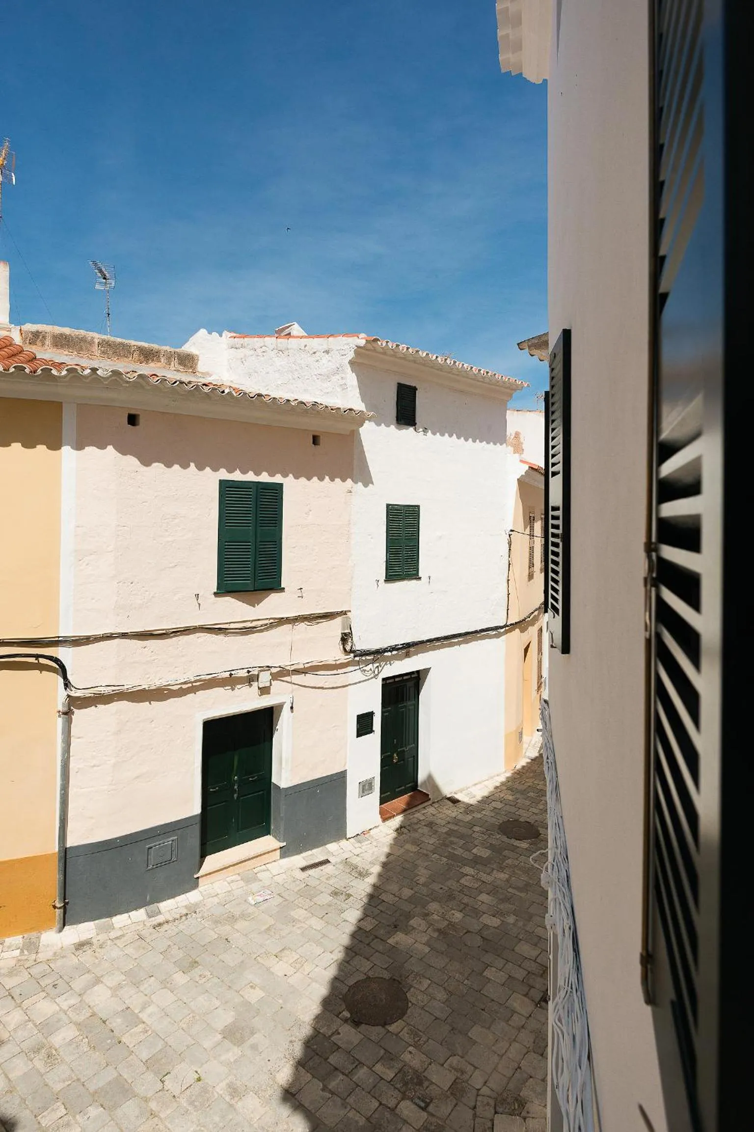 View (from property/room) in roques