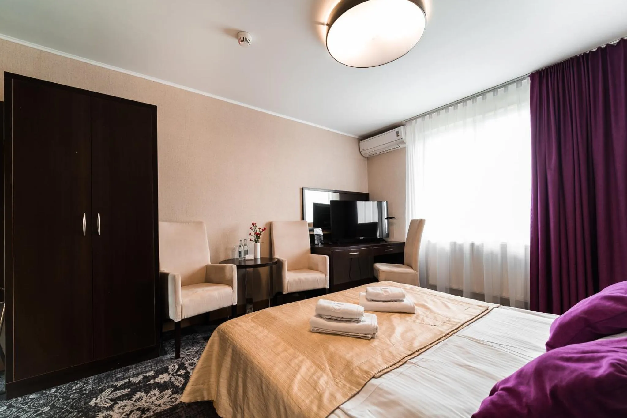 Bed in Hotel Coloseum