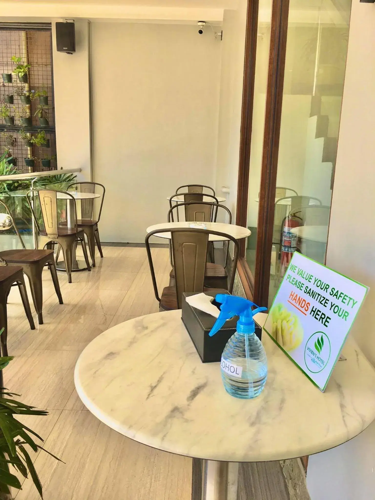 Property building in Vivien's Hotel Property building in Vivien's Hotel