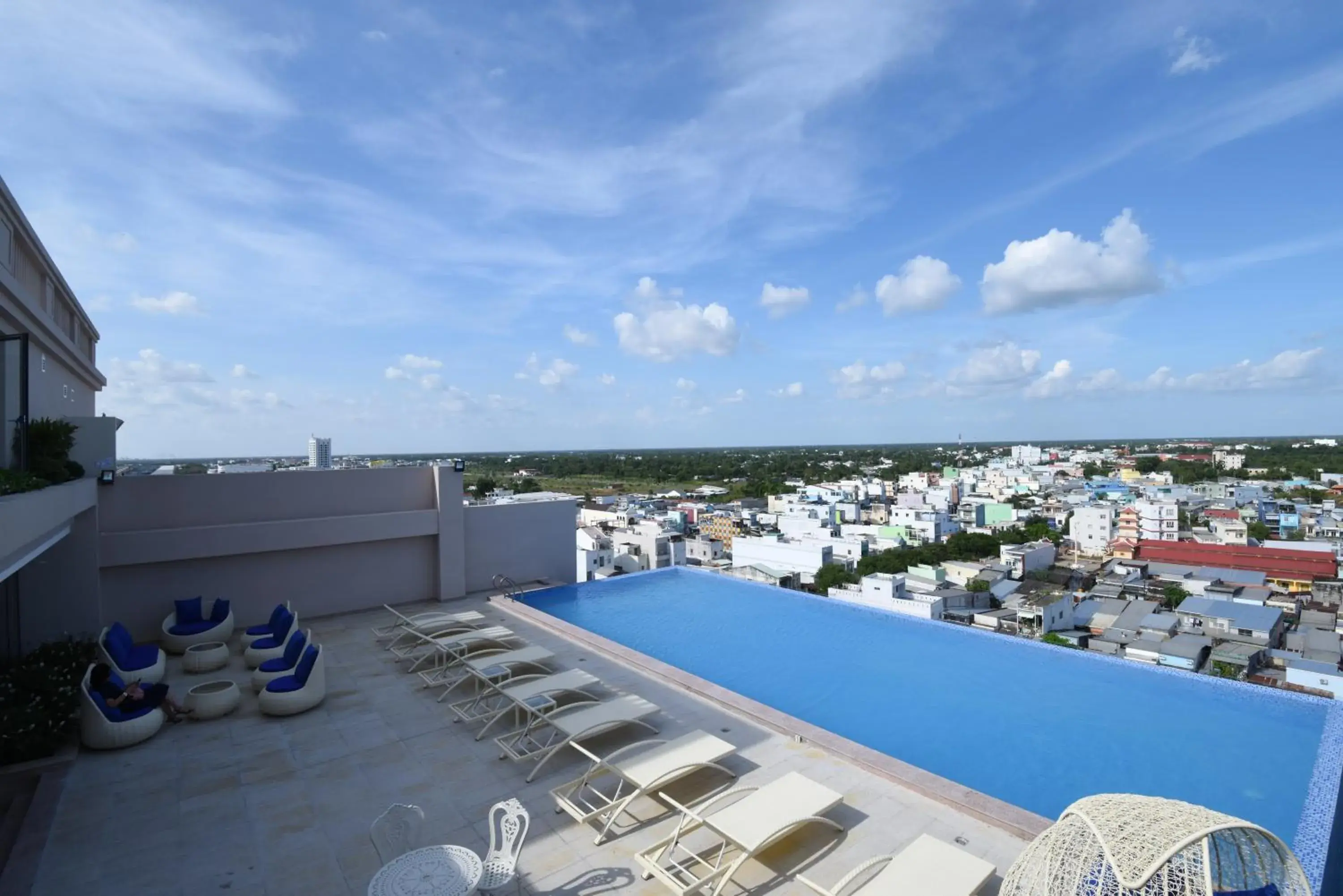 Swimming pool in Phu Cuong Hotel Ca Mau Swimming pool in Phu Cuong Hotel Ca Mau