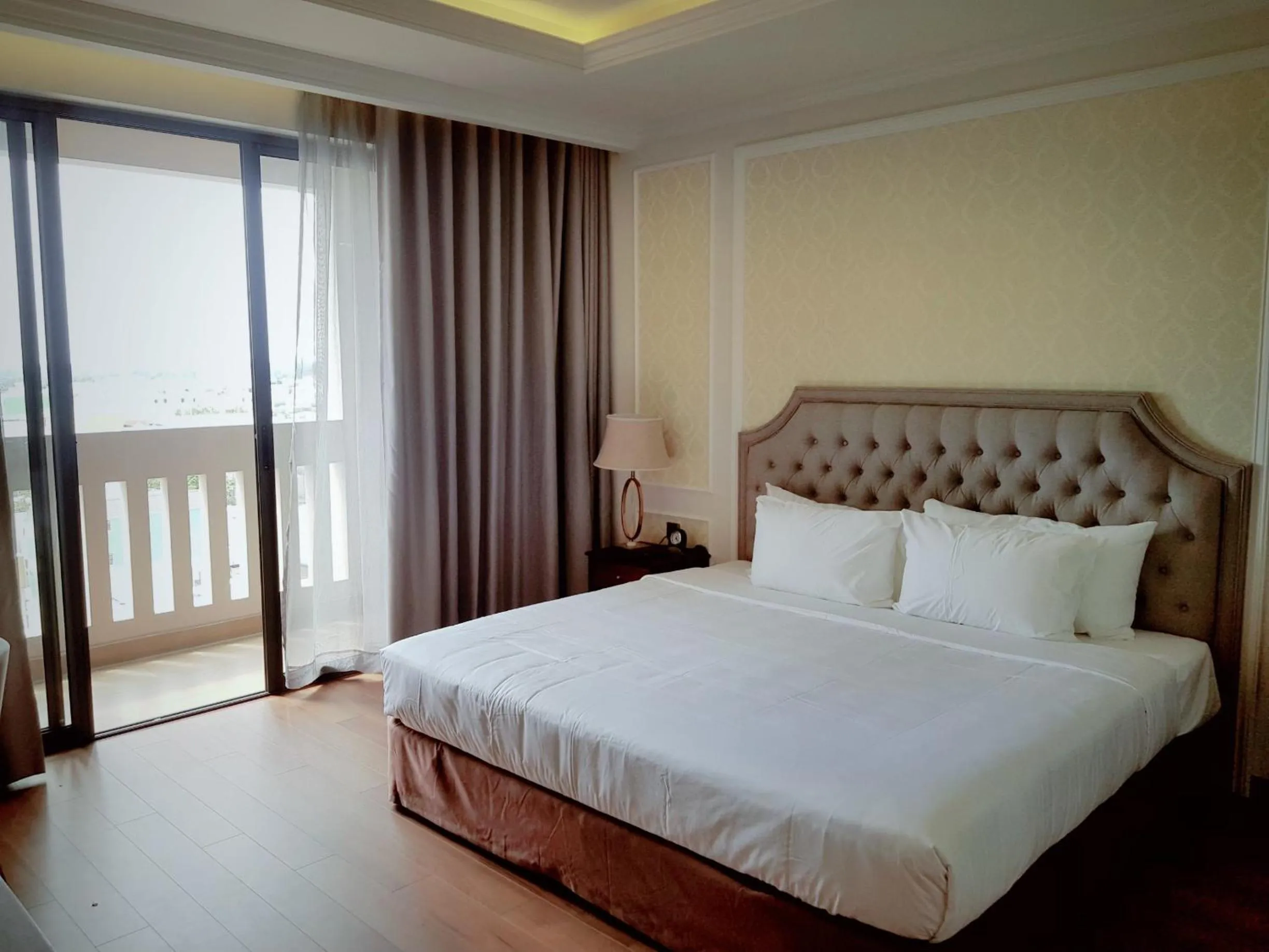 Bed in Phu Cuong Hotel Ca Mau