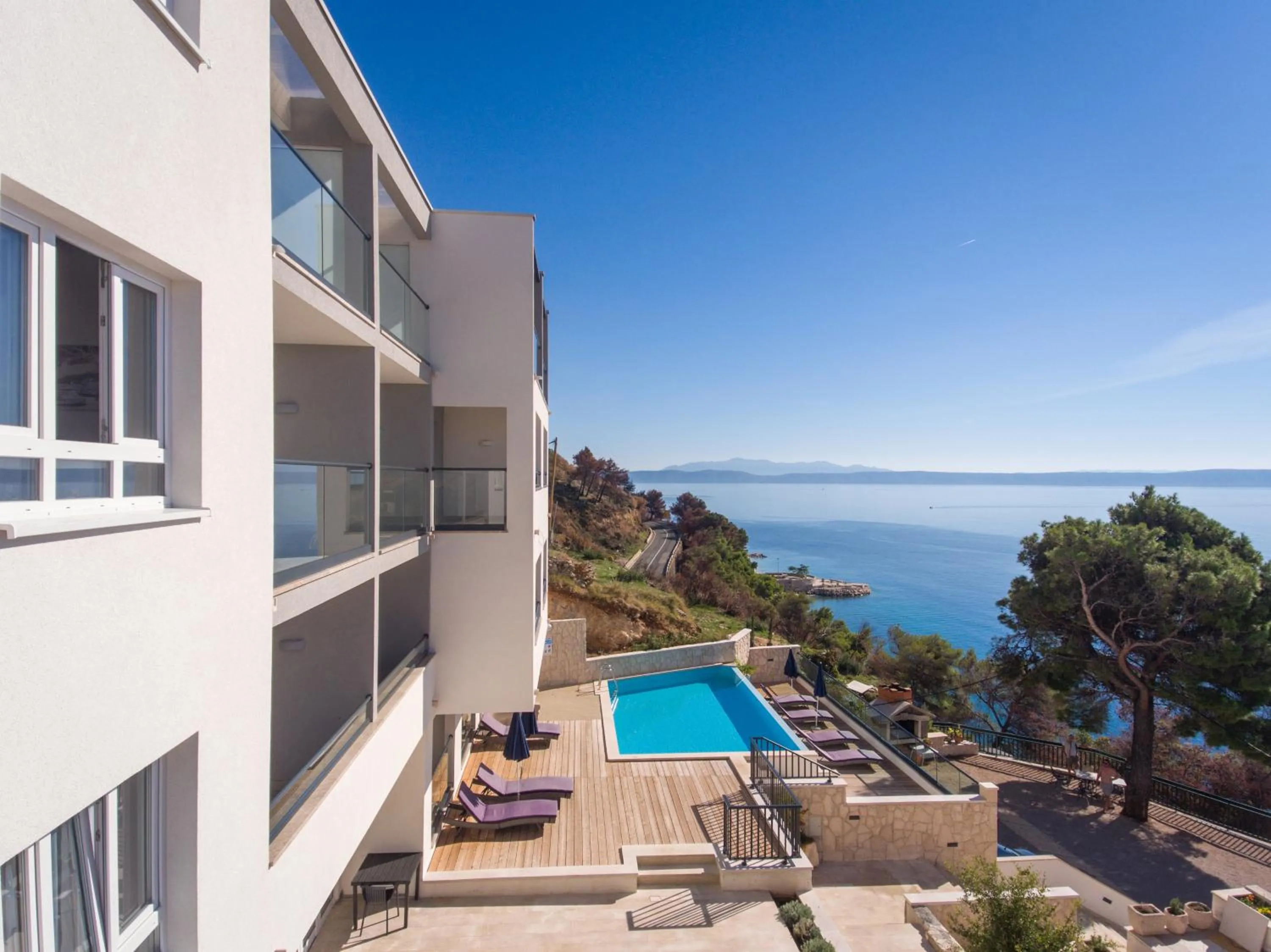 Property building in Villa Cascada