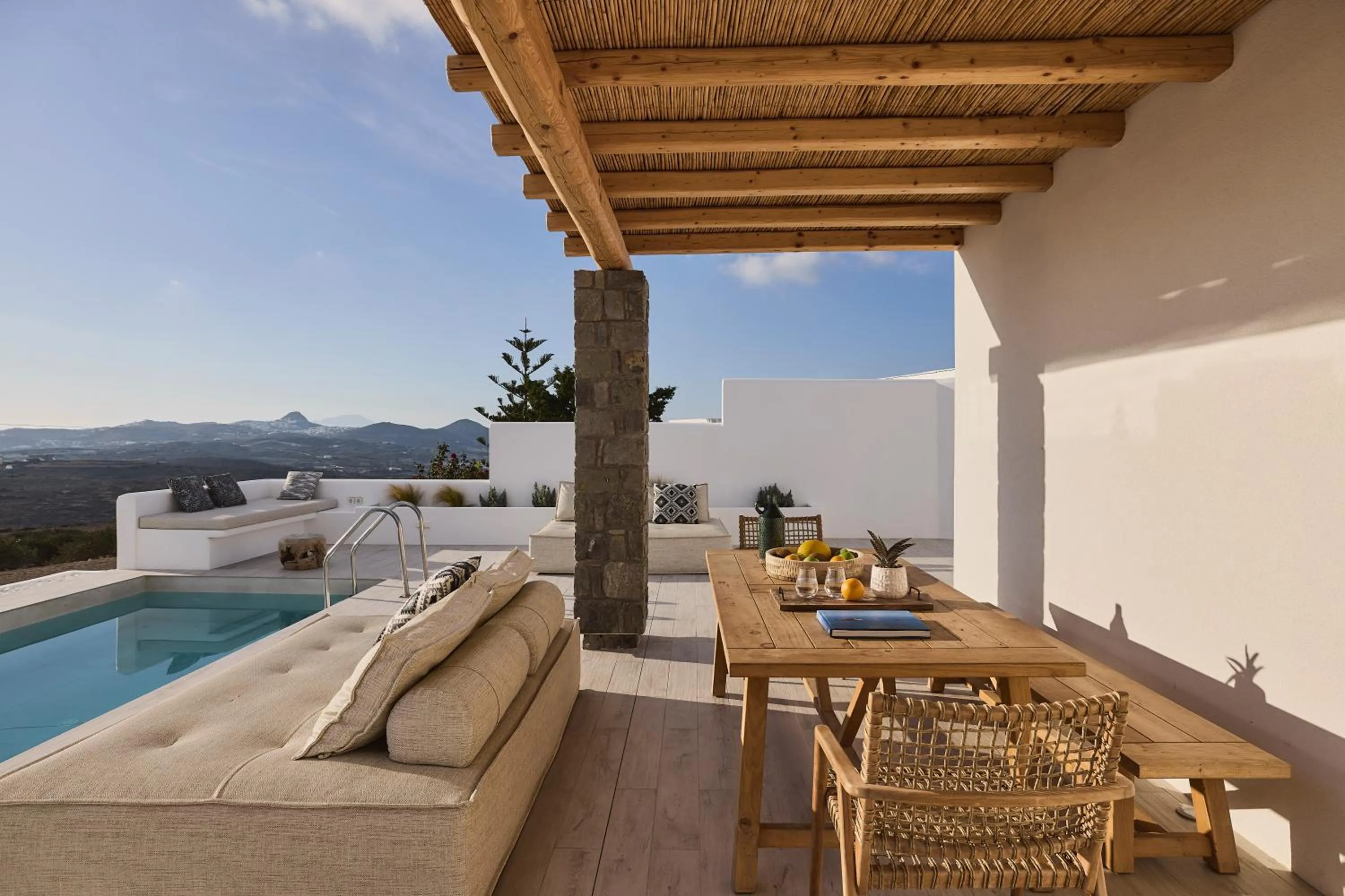 Swimming pool in Villa Manikas Milos
