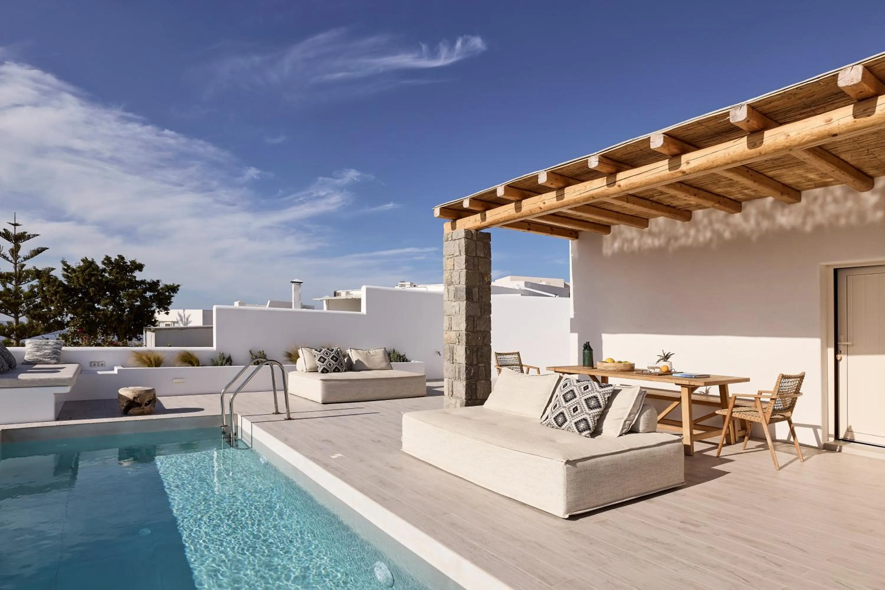 Swimming pool in Villa Manikas Milos