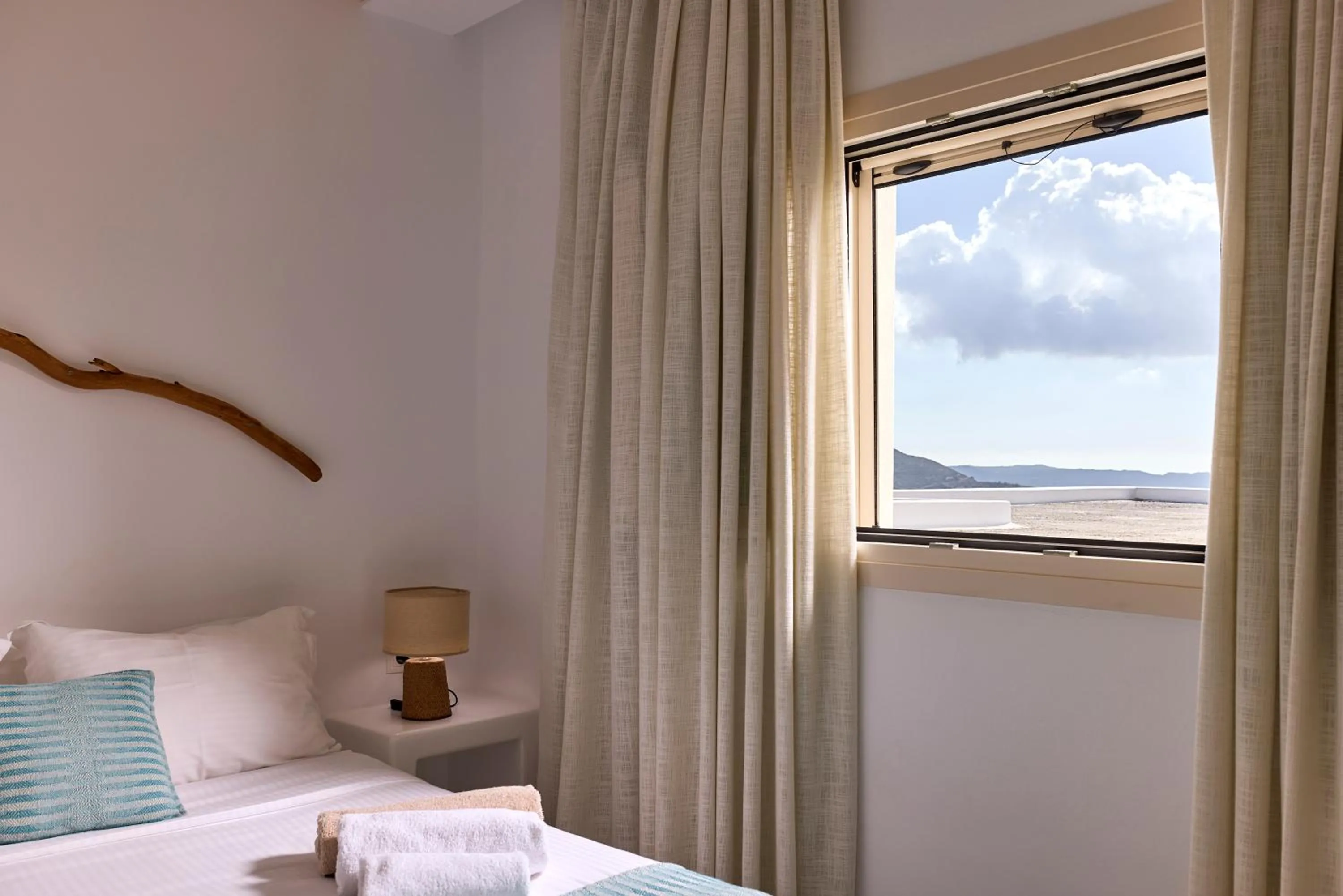 Bedroom, Bed in Villa Manikas Milos