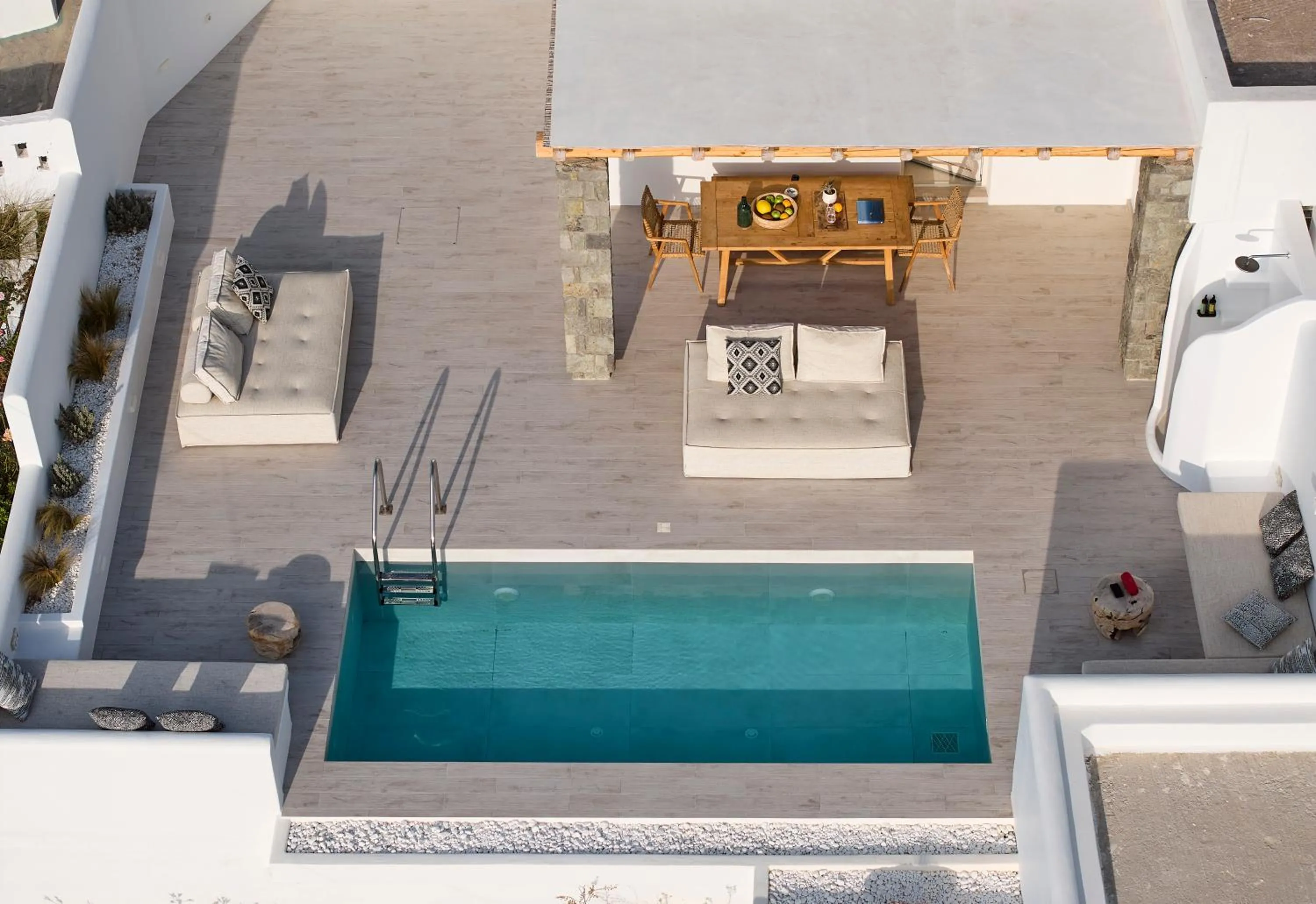 Swimming pool in Villa Manikas Milos