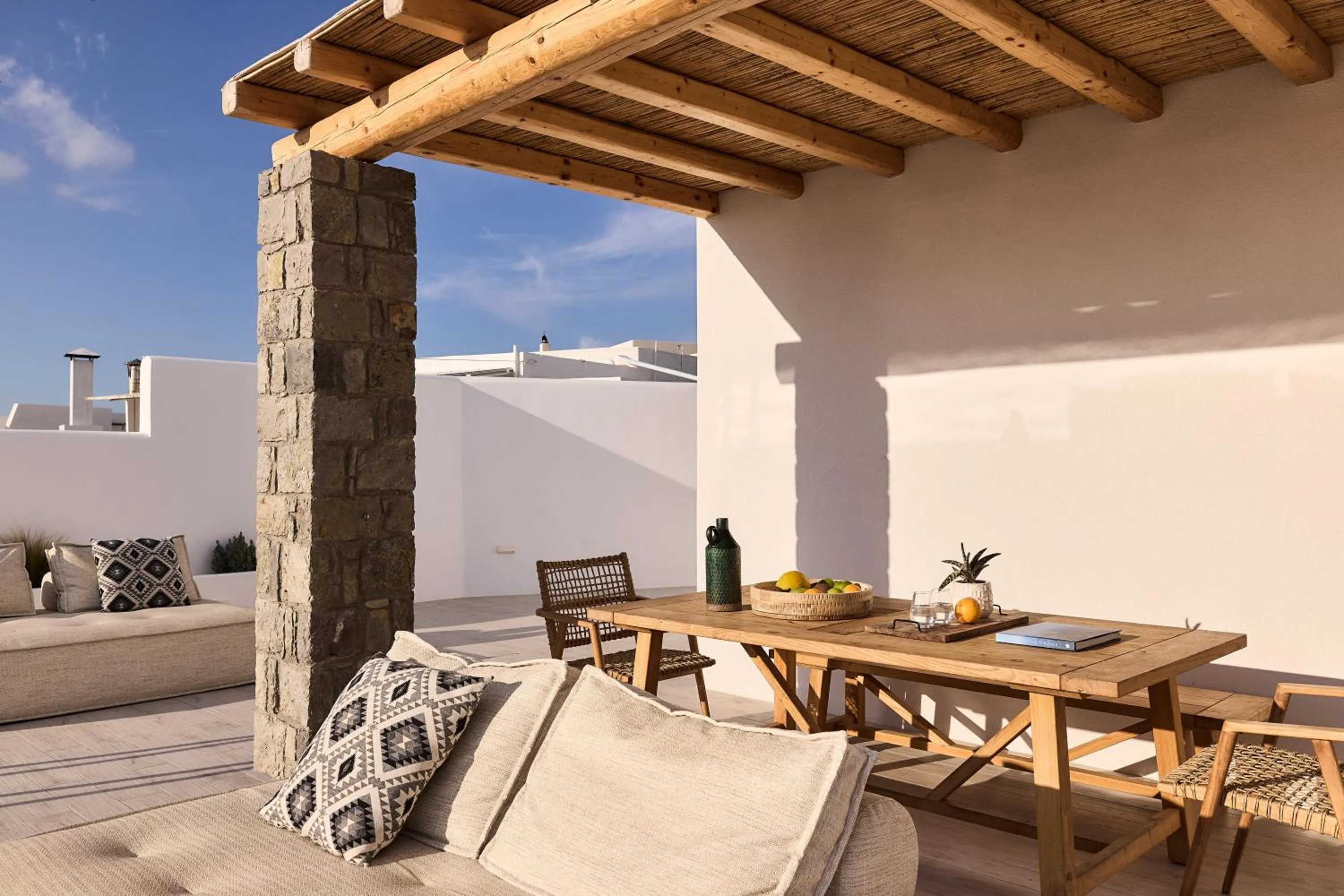 Dining area in Villa Manikas Milos
