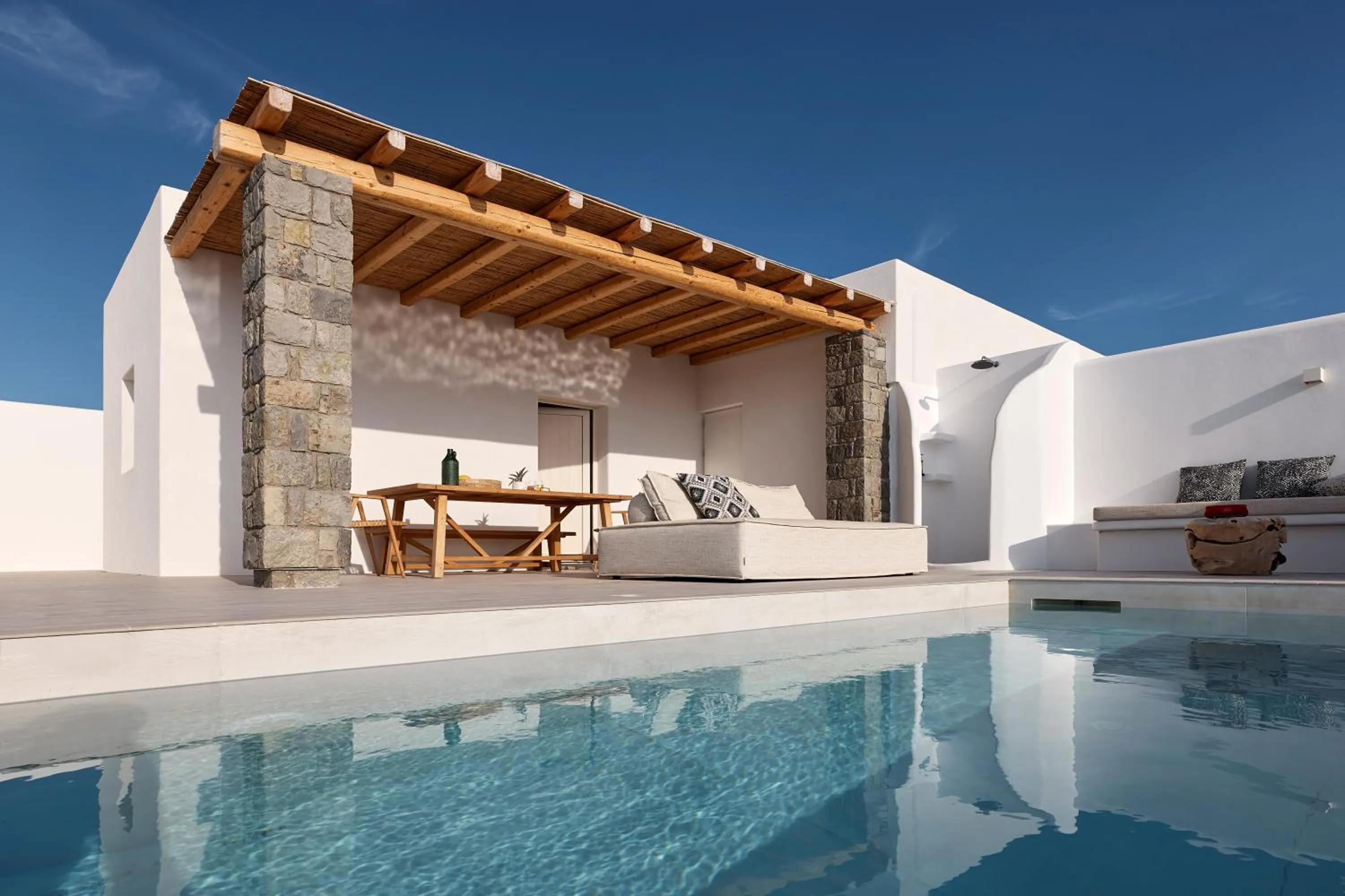 Swimming pool in Villa Manikas Milos