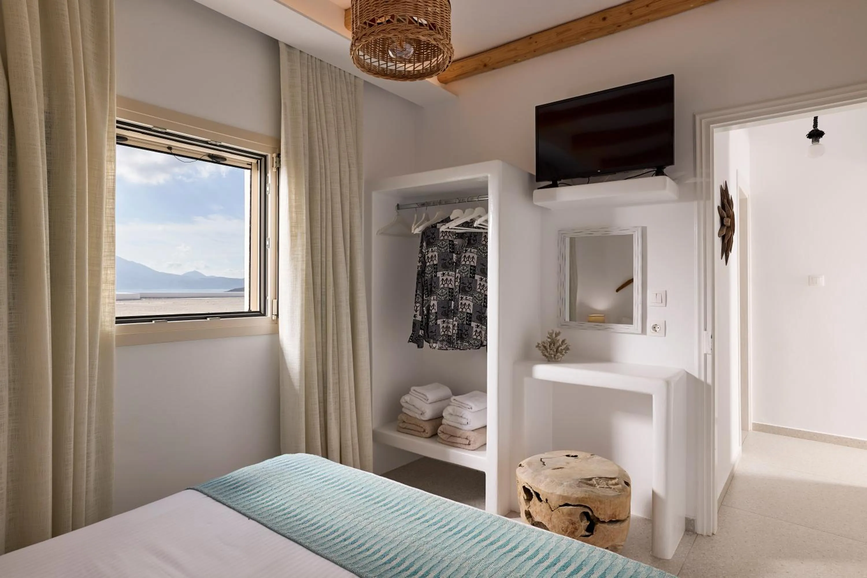 Bedroom, Bed in Villa Manikas Milos