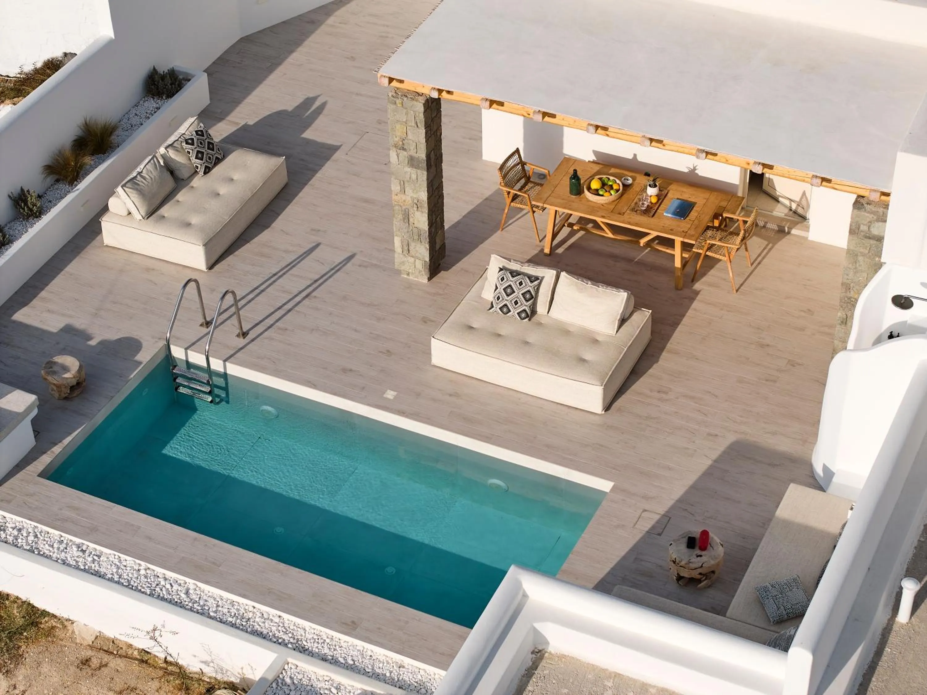Swimming pool in Villa Manikas Milos